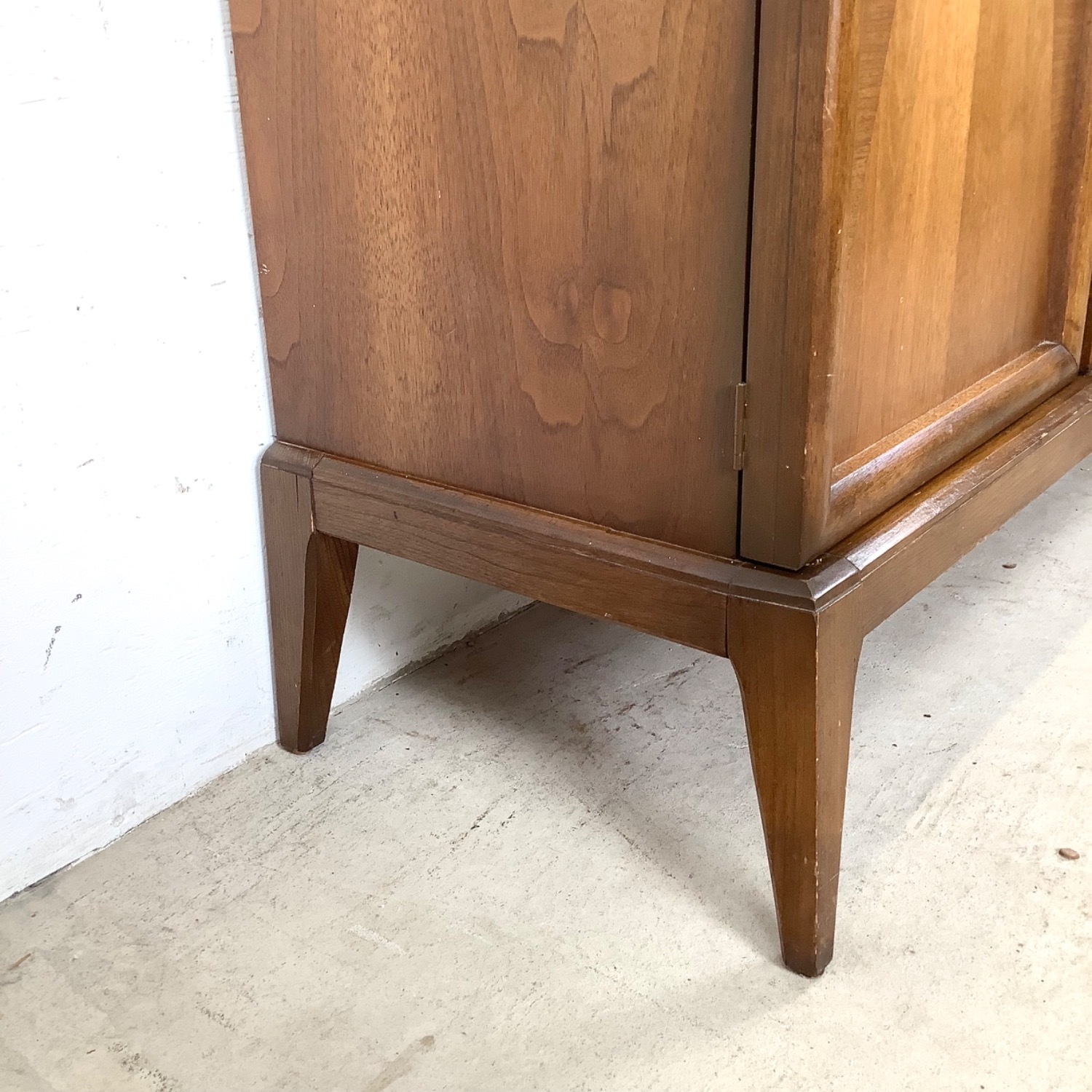 Mid-Century Sideboard W China Cabinet - image-15