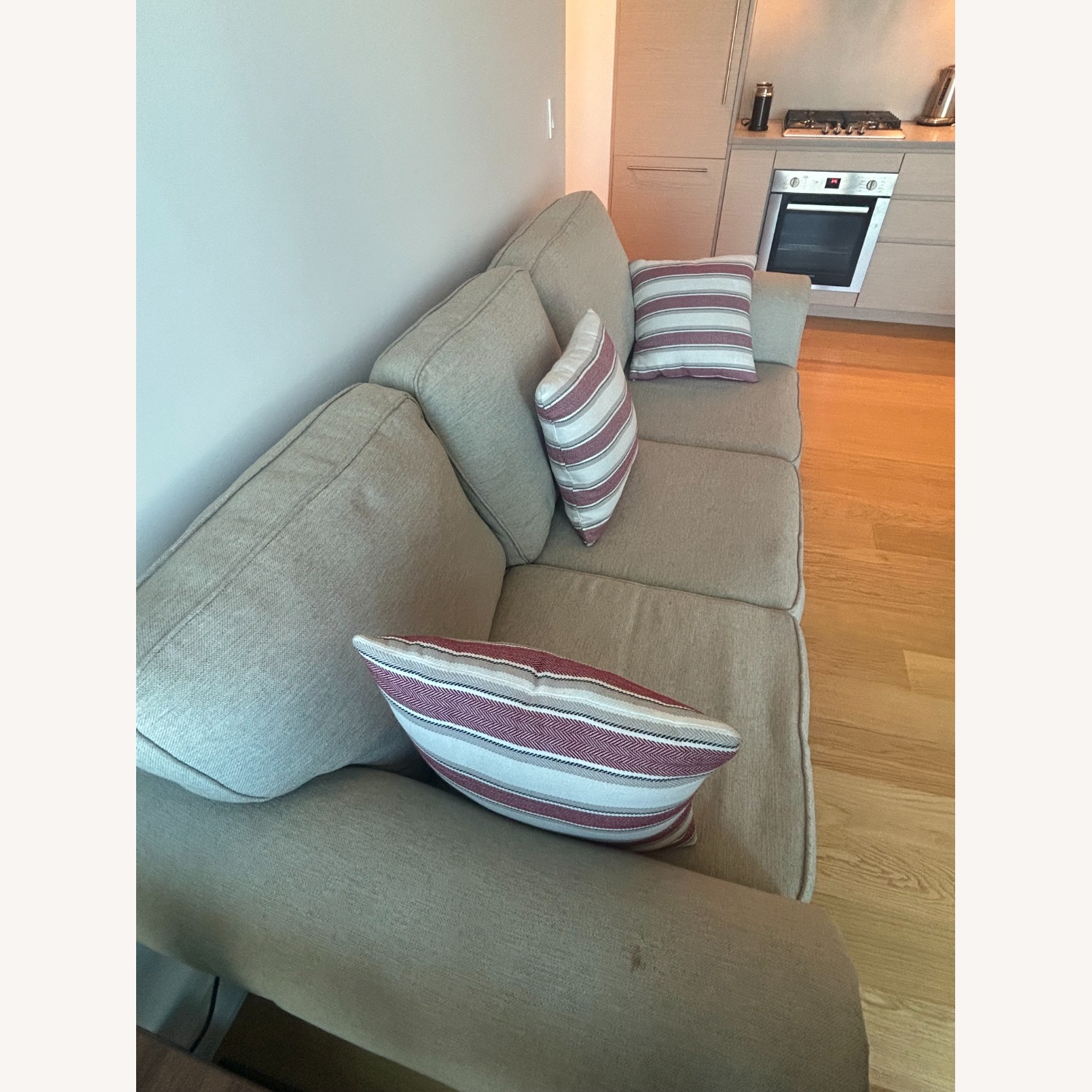 Raymour & Flanigan Corliss Three-Seat W Ottoman - image-4