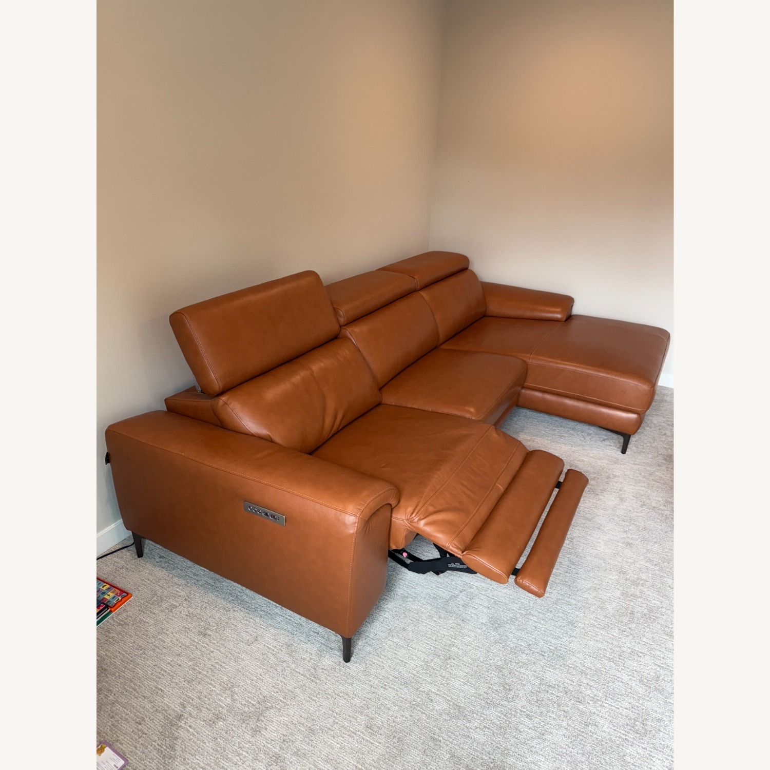 Modani Thompson Powered Sectional - image-1