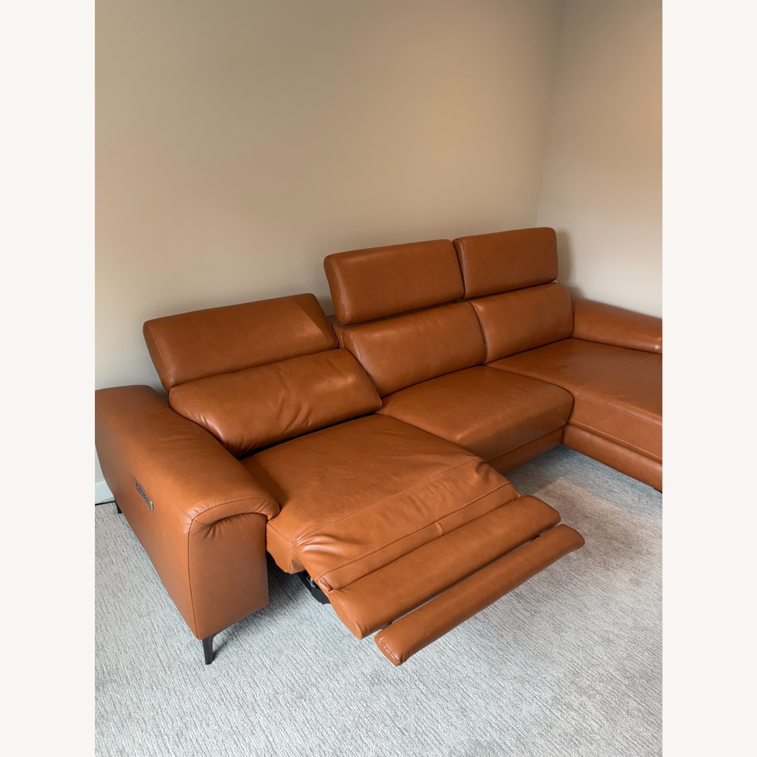 Modani Thompson Powered Sectional - image-5