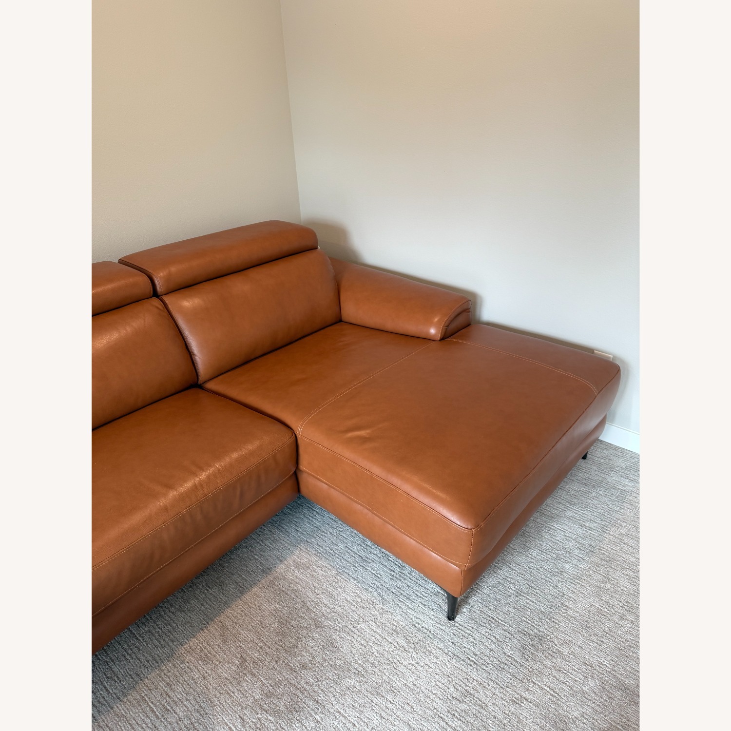 Modani Thompson Powered Sectional - image-6