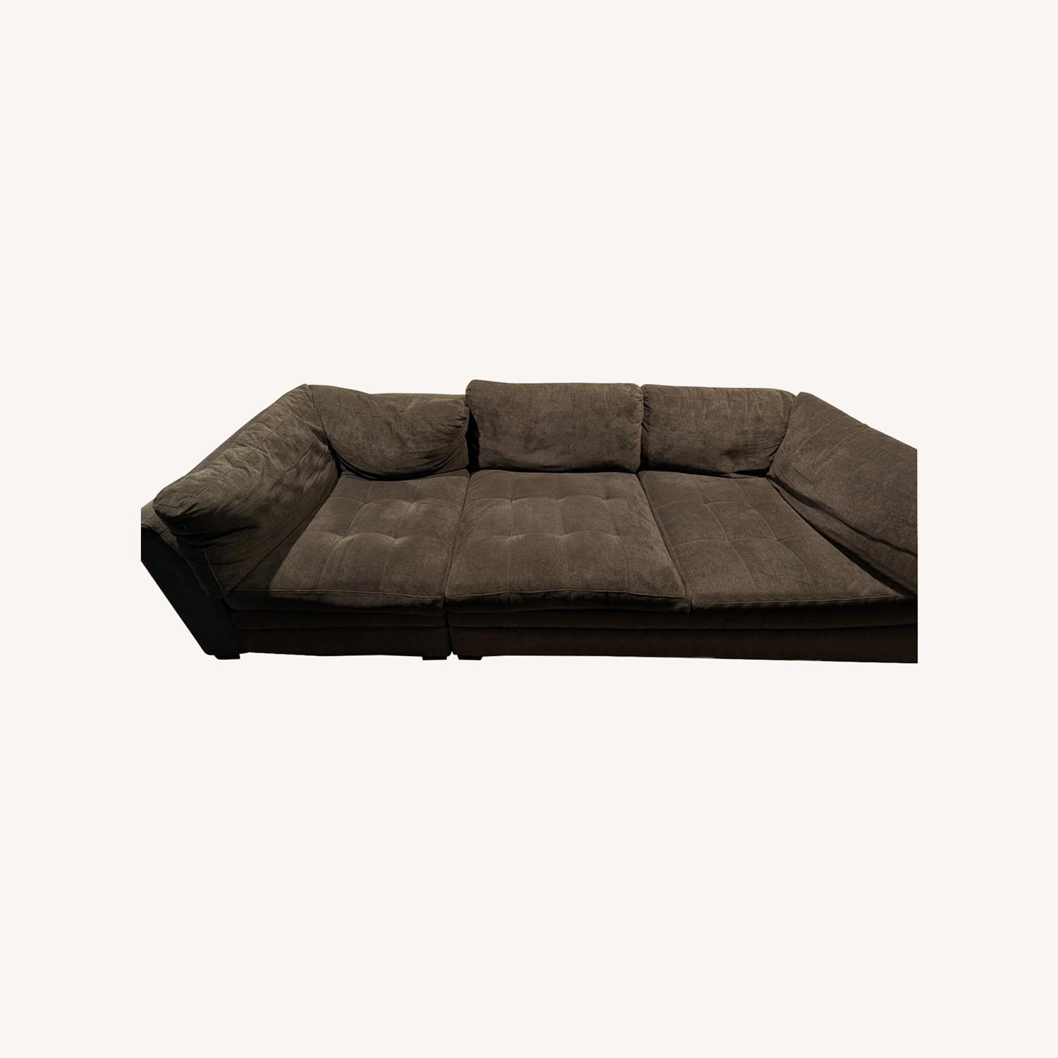 Thomasville 6 Pc Couch Set  - image-0