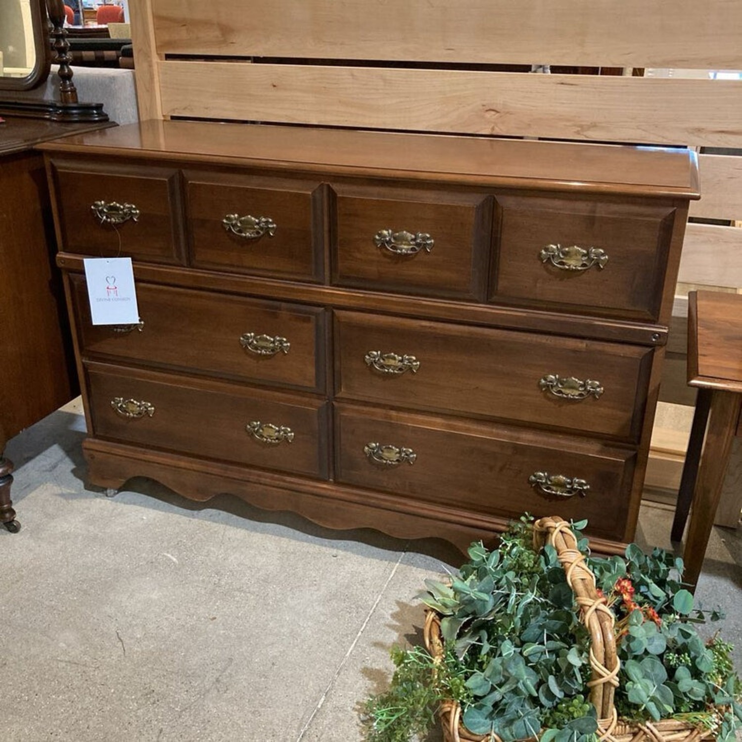 Traditional Solid Wood 6-Drawer Dresser - image-2
