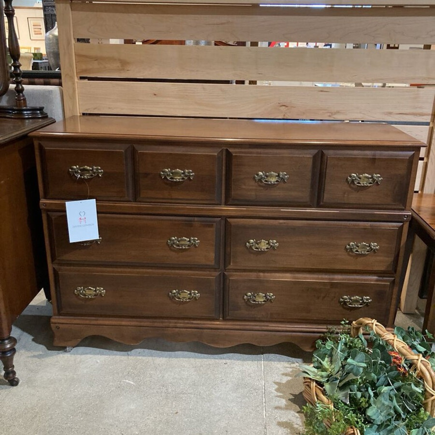 Traditional Solid Wood 6-Drawer Dresser - image-3