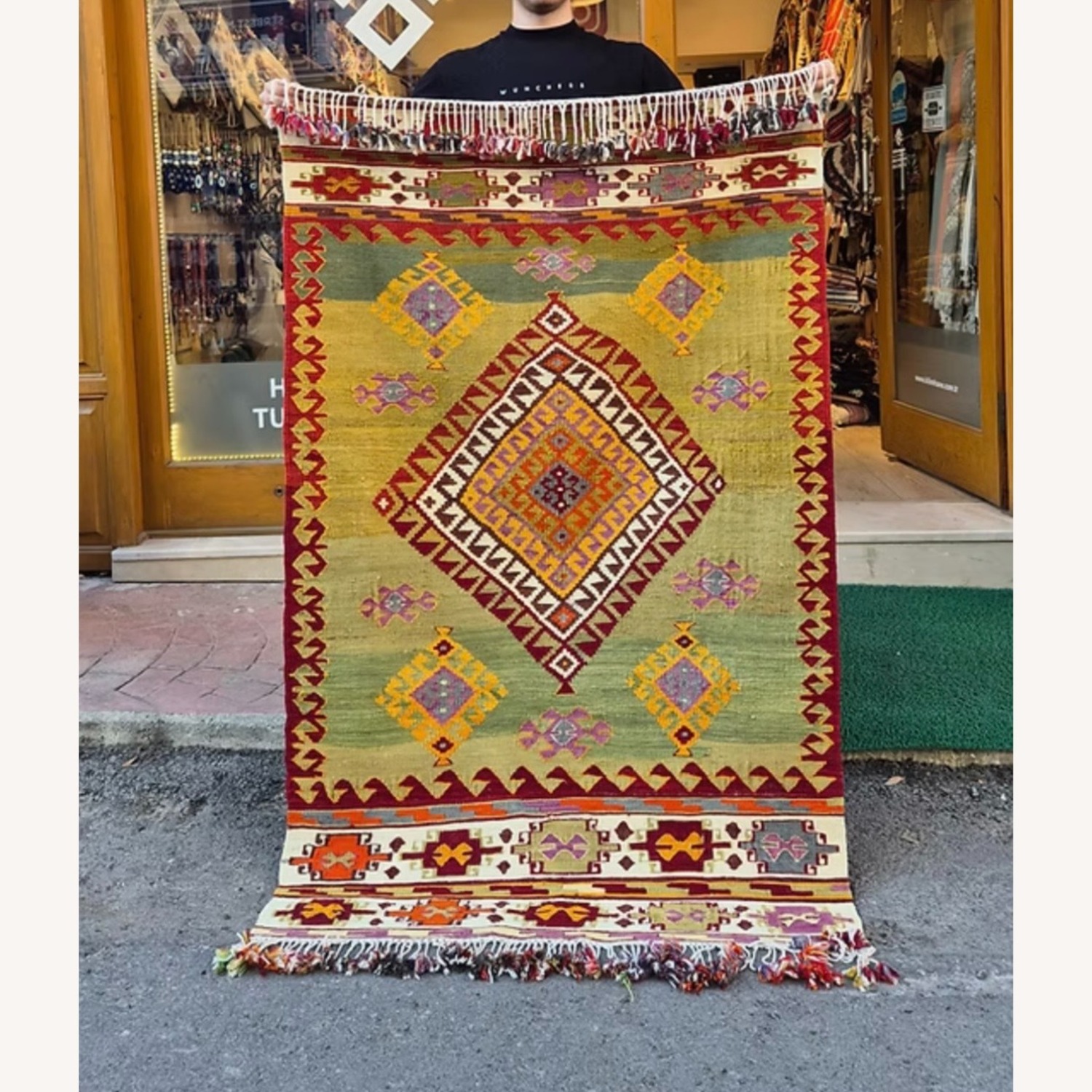 Vintage Aegean Flat-Woven Rug in Pastel Pistachio - image-4