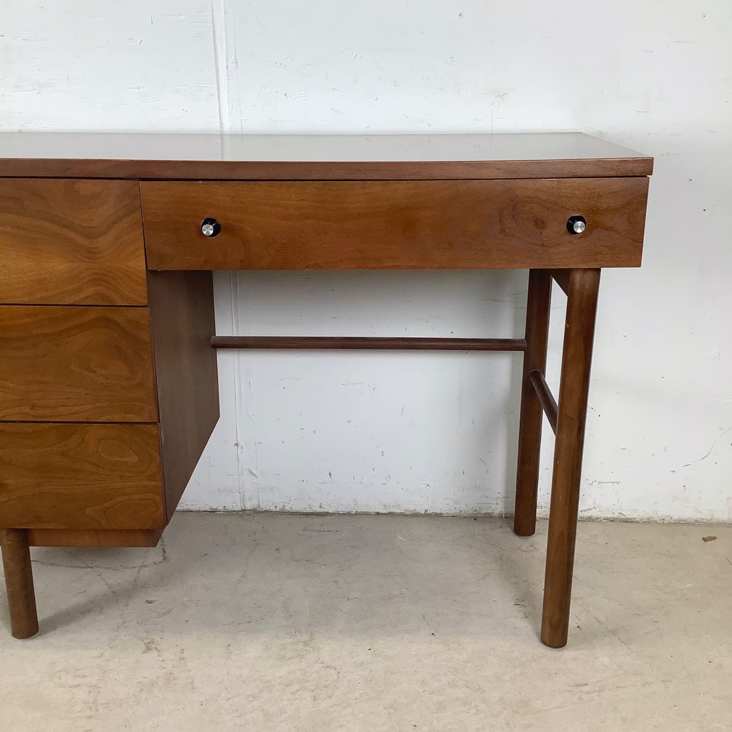 Mid-Century Writing Desk by Stanley - image-4