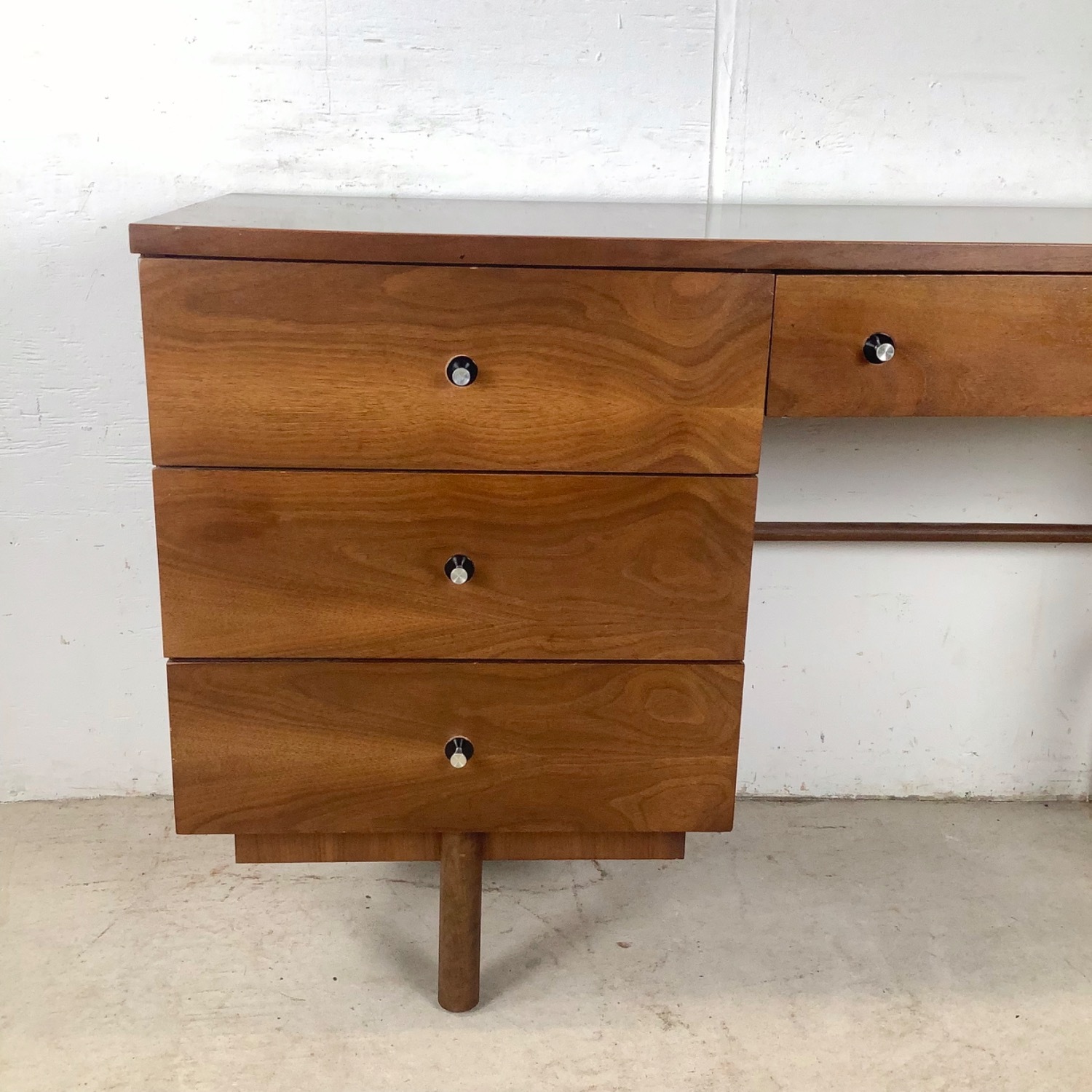 Mid-Century Writing Desk by Stanley - image-3