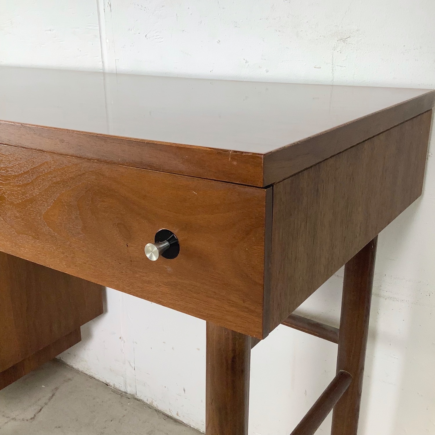 Mid-Century Writing Desk by Stanley - image-12