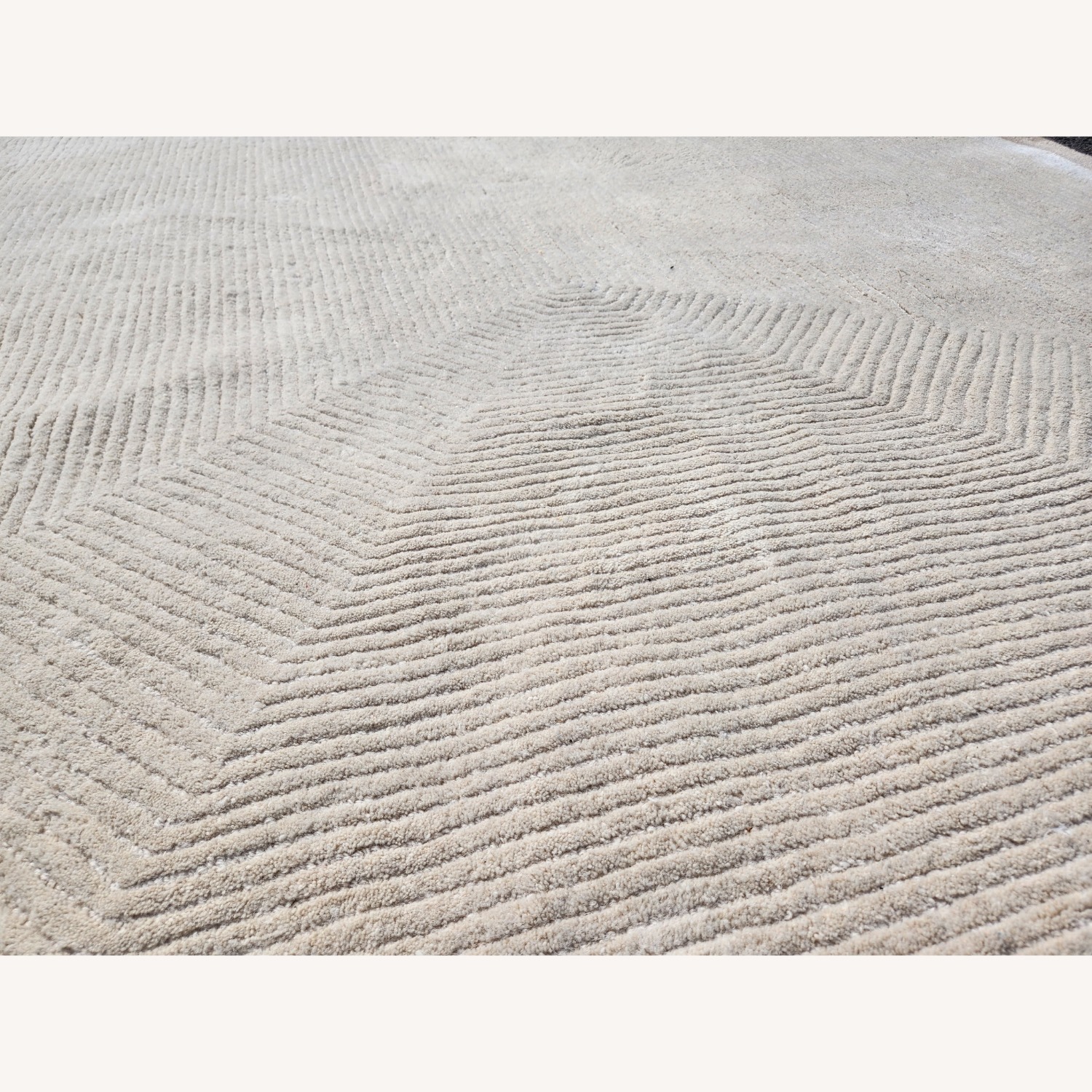 90% Wool Brooks Brothers 8'x10' Area Rug - image-5