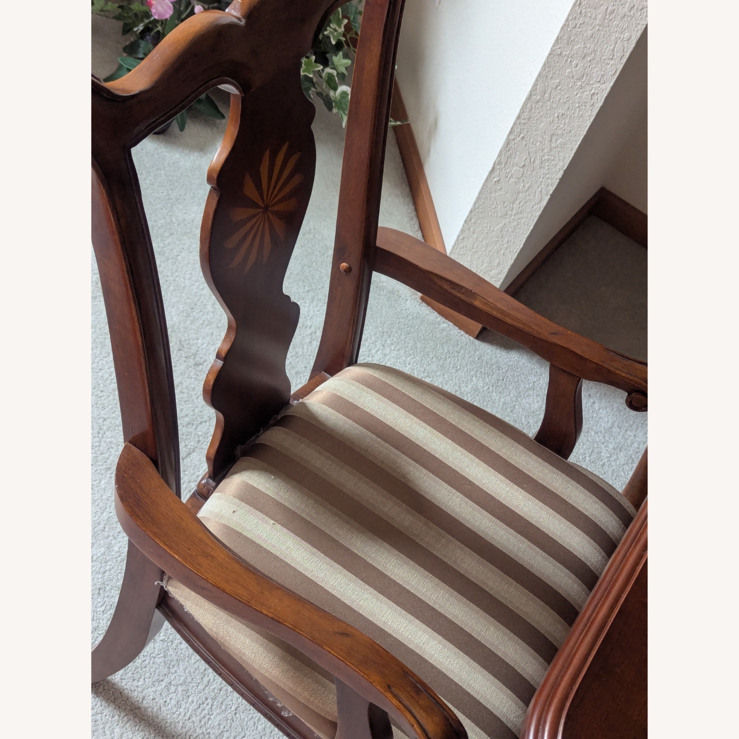 Ashley Furniture Glenn Eagle Dining Set - image-8