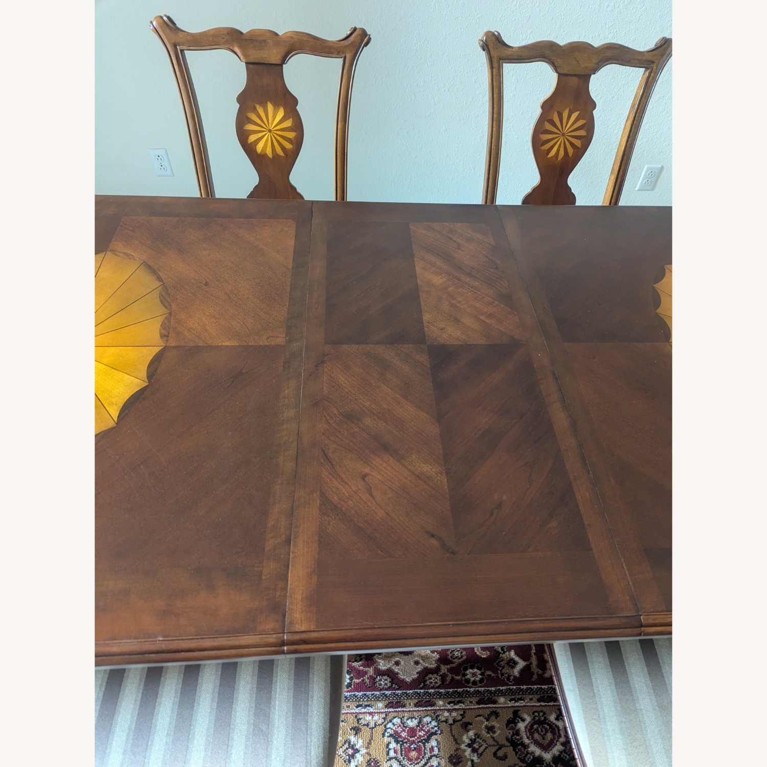 Ashley Furniture Glenn Eagle Dining Set - image-5