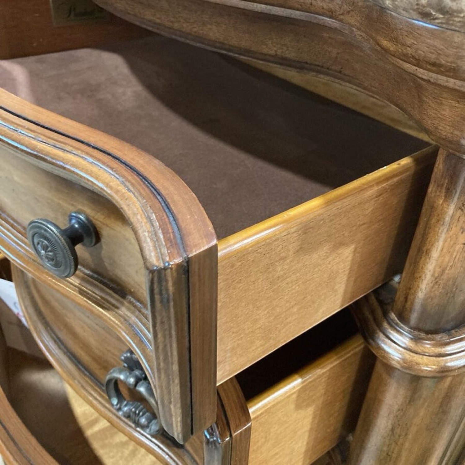 Plunkett San Mateo Traditional 3-Drawer Nightstand - image-6