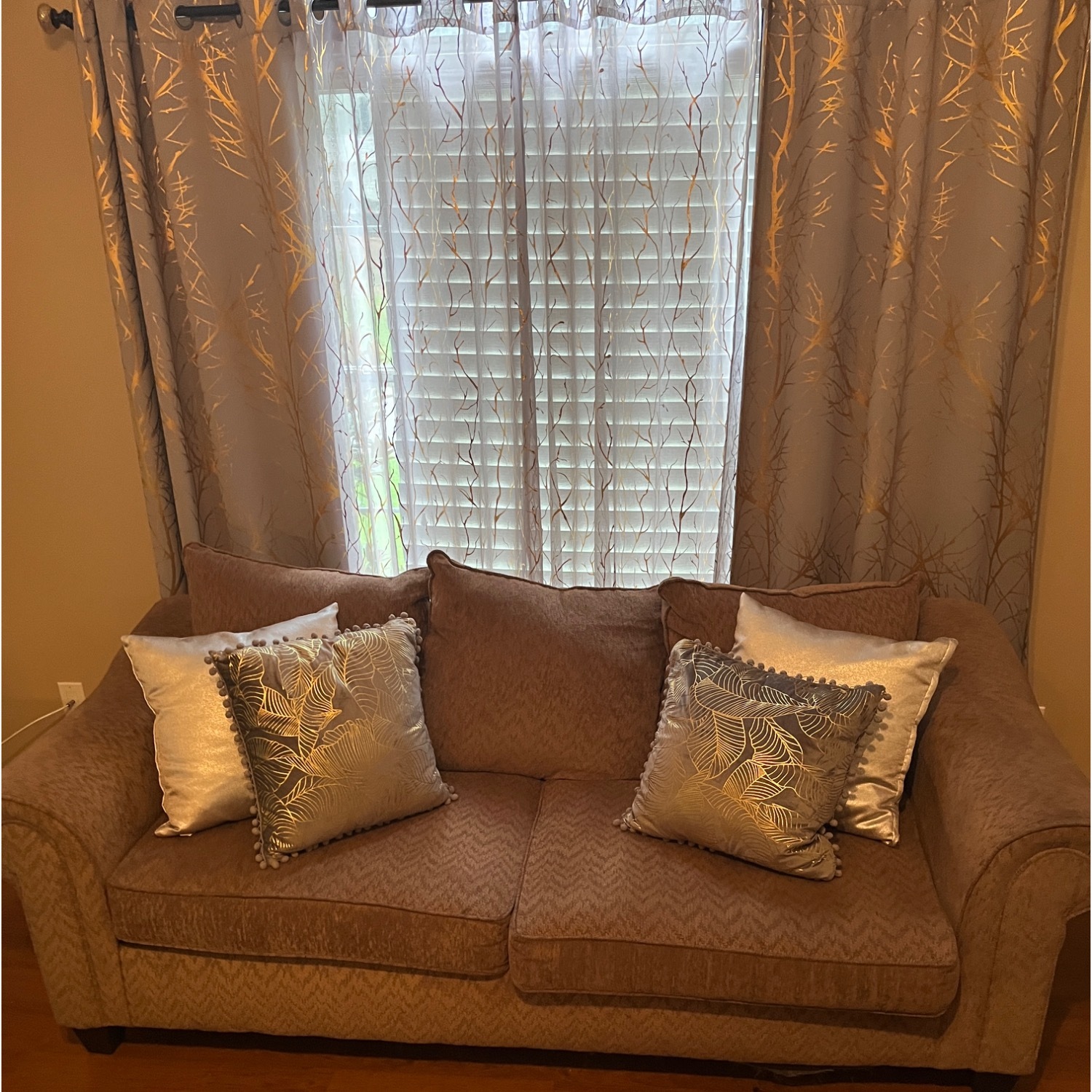 Rooms To Go Covington Light Brown 3+ Seater Sofa - image-1