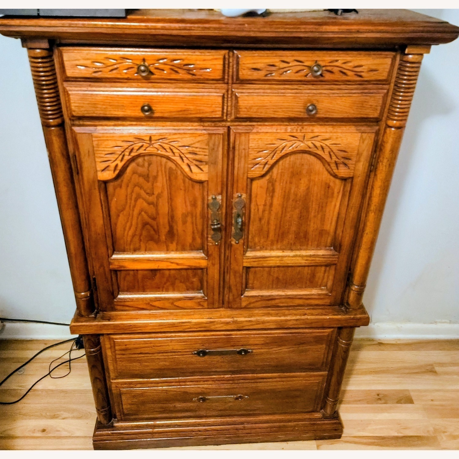 Vintage/Antique Dresser Chester - image-1