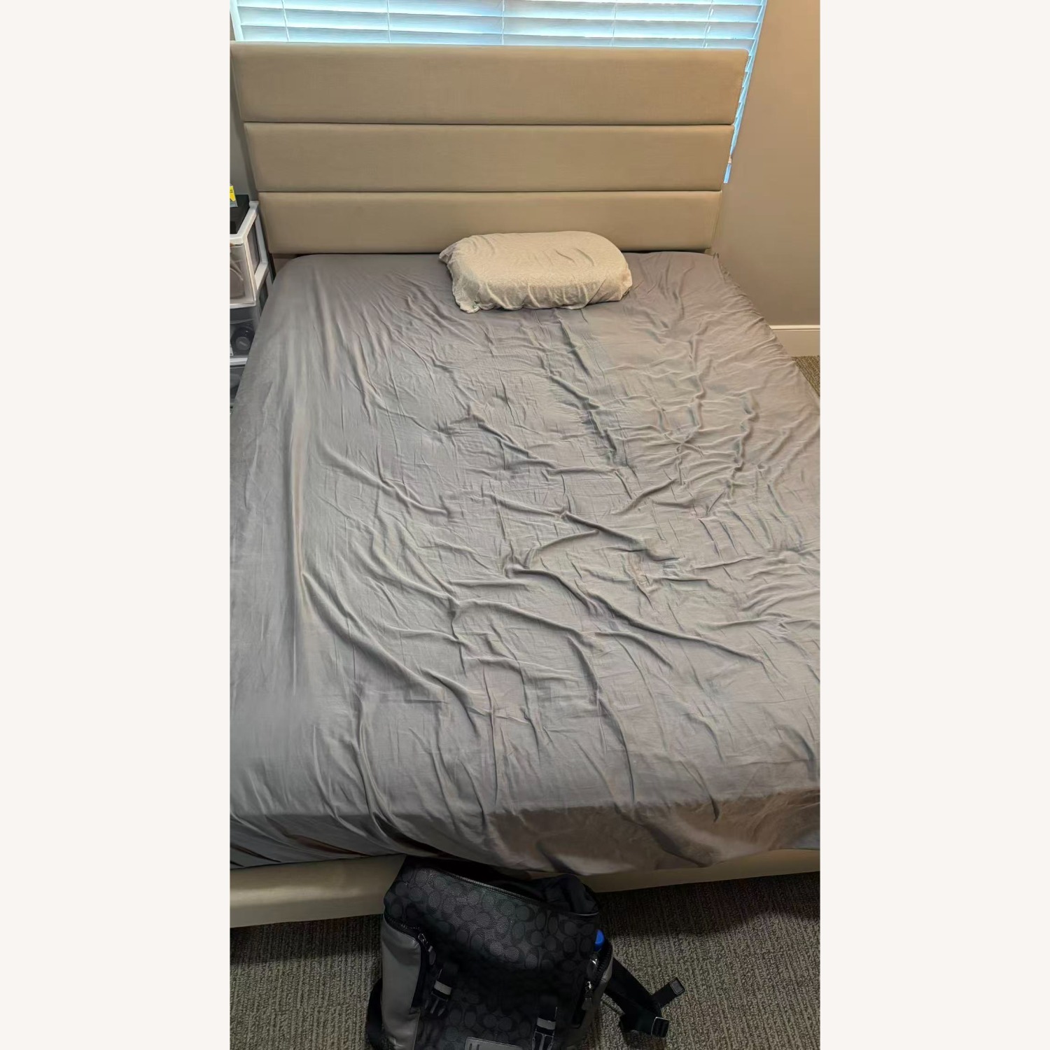 Allewie Queen Size Platform Bed - image-1