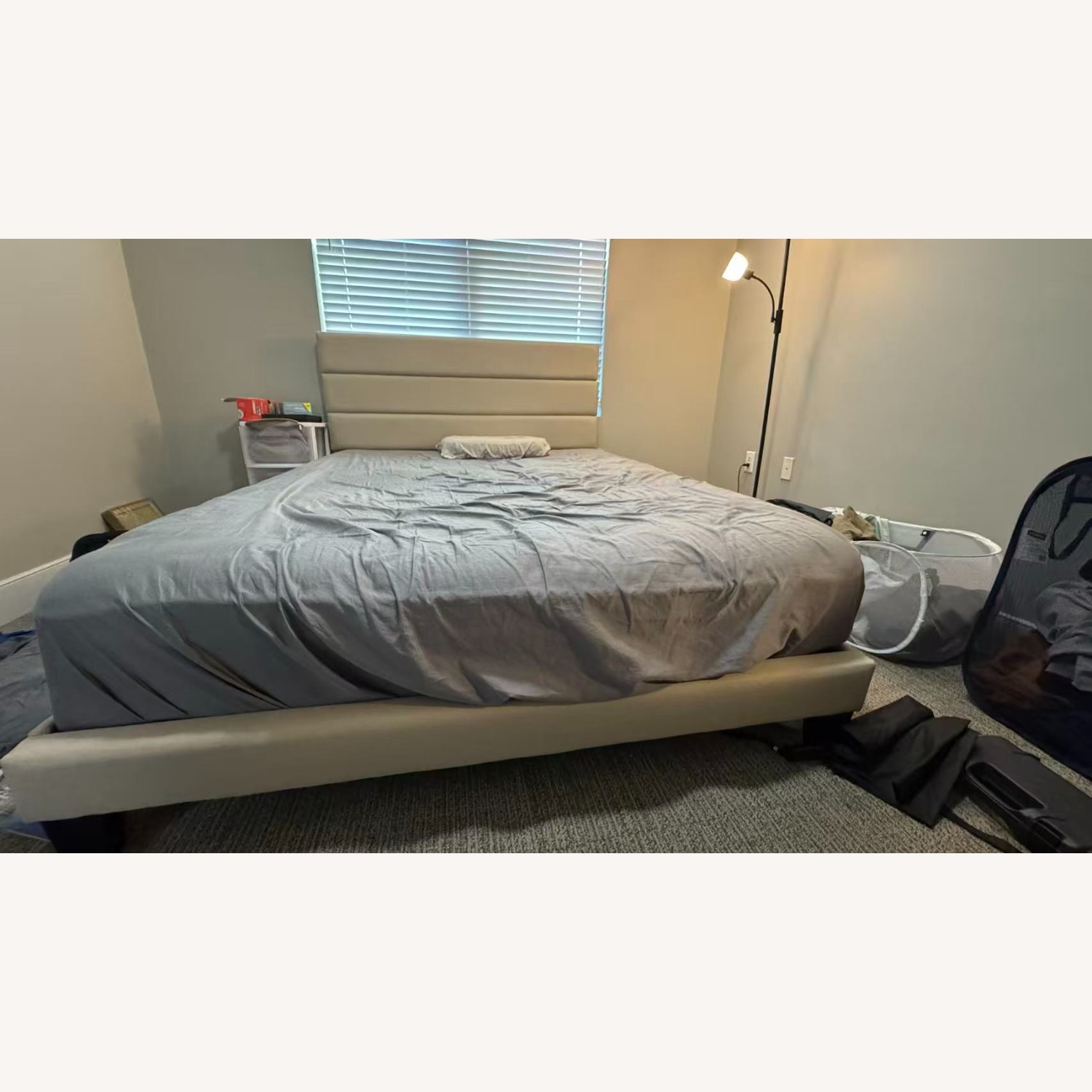 Allewie Queen Size Platform Bed - image-2