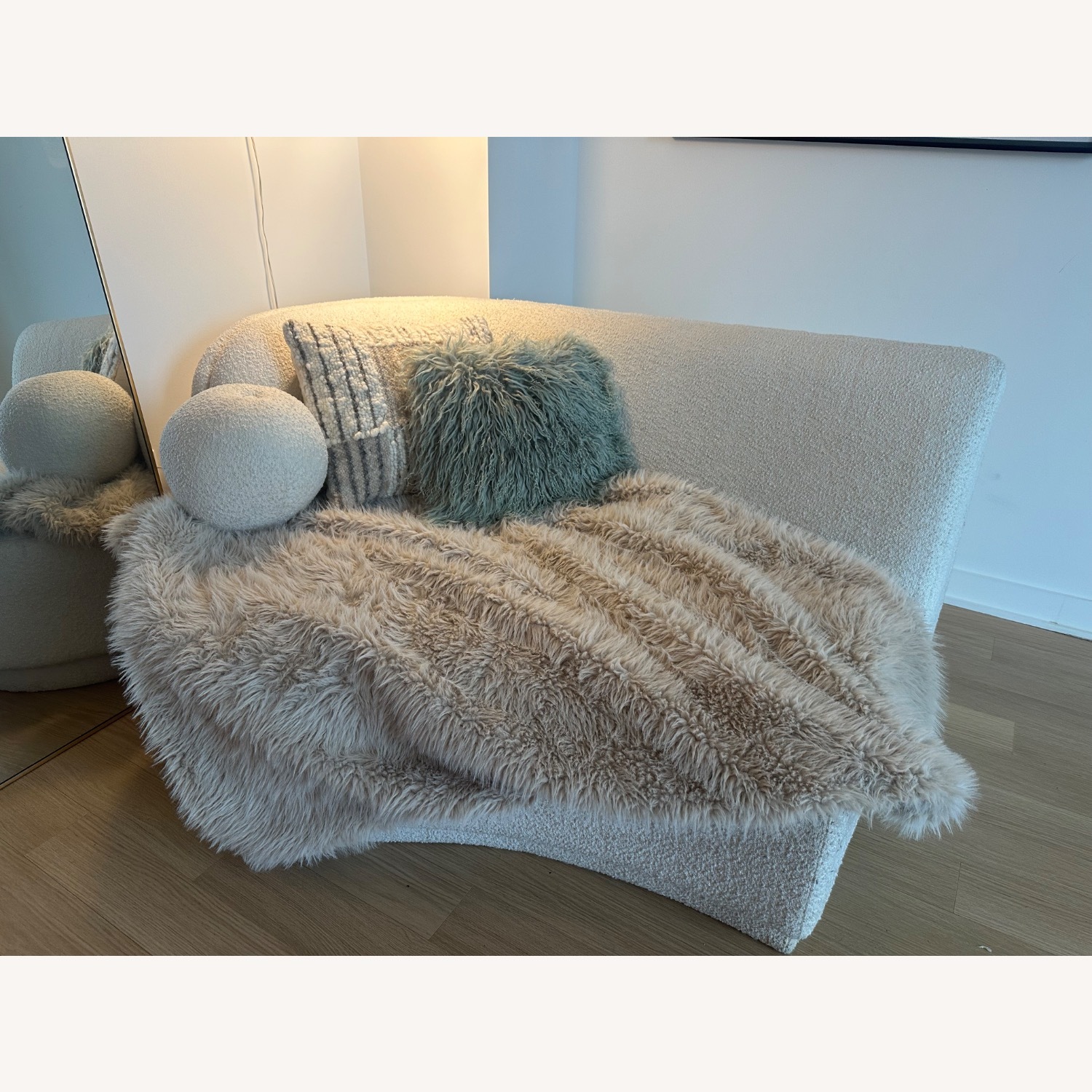 Kardiel Swoosh White Boucle Loveseat - image-3