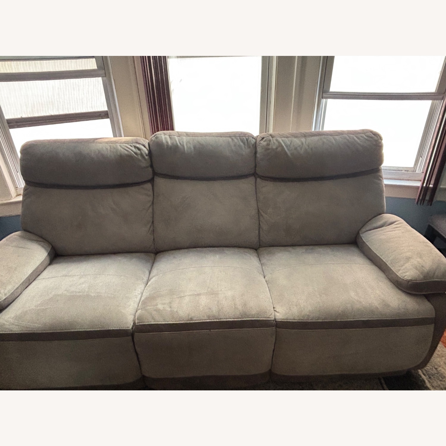 Raymour & Flanigan Light Gray 3+1 Reclining Sofa - image-2