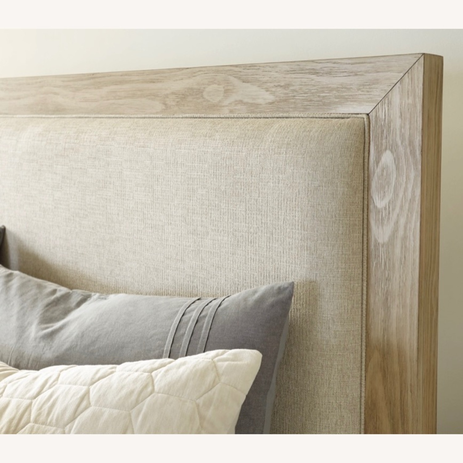 Ashley Furniture Hennington Queen Bed - image-8