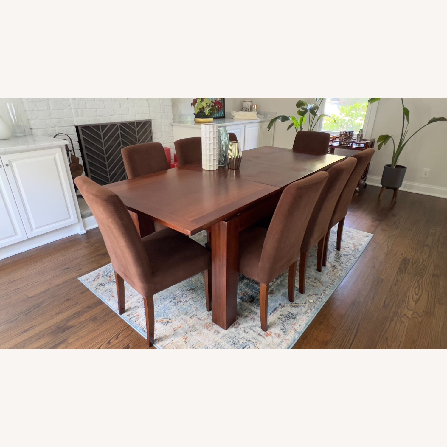 Extensible Dining Table with 8 Chairs - image-2
