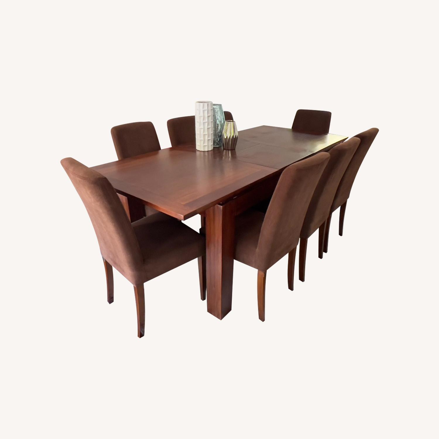 Extensible Dining Table with 8 Chairs - image-0