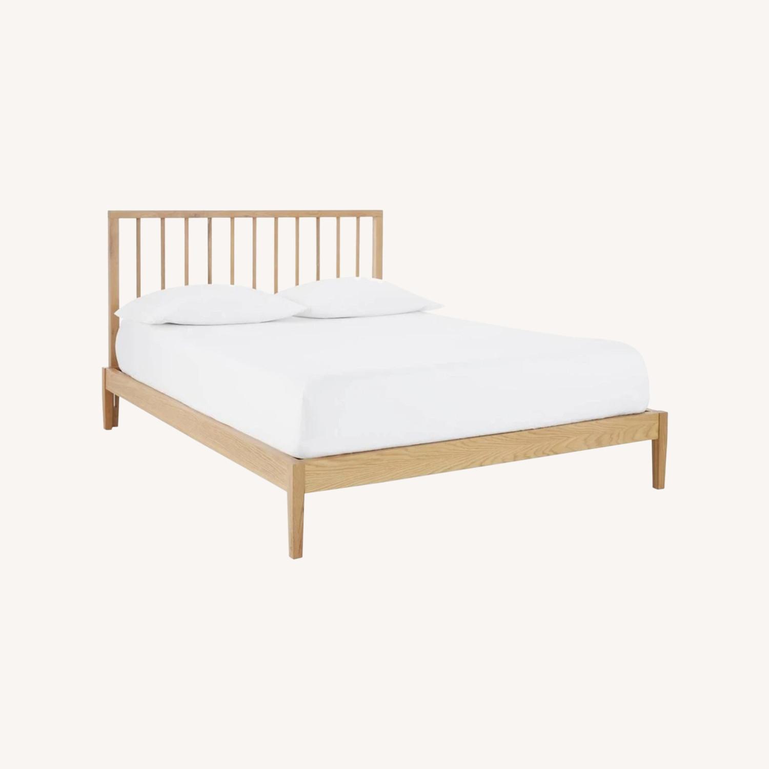 Fernish Thompson Spindle Queen Bed - image-0