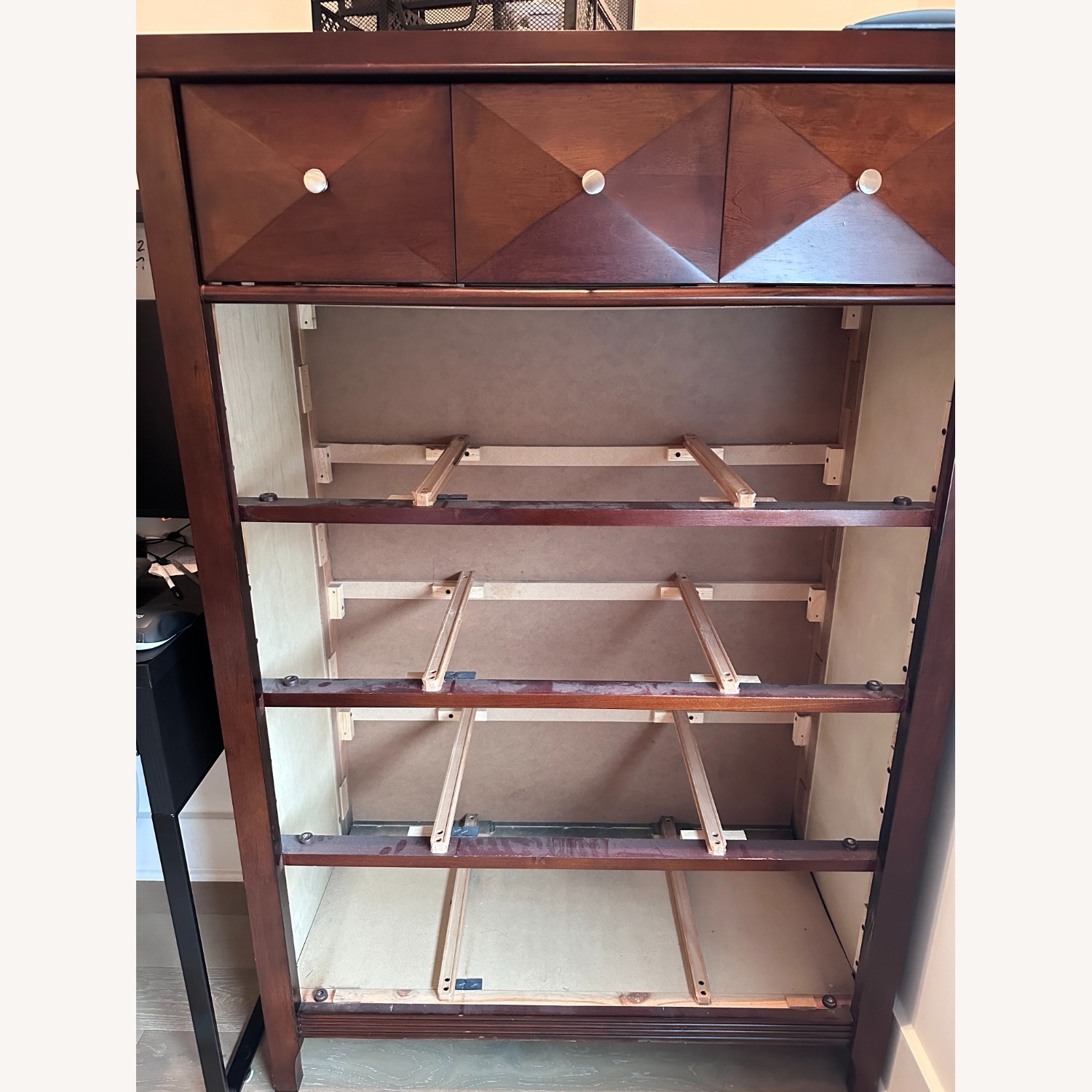 Raymour & Flanigan Shadow Bedroom Chest in Espresso - image-3