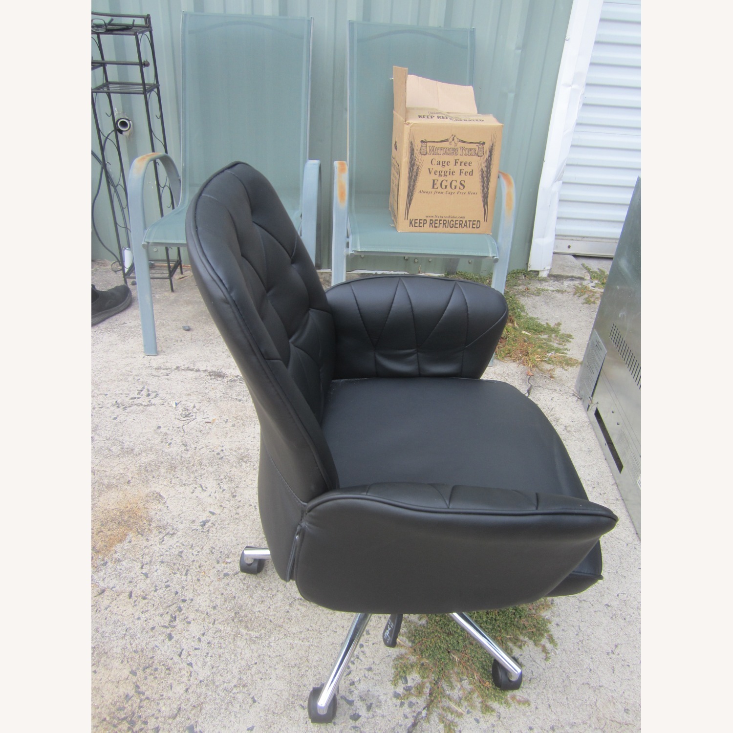 Rolling Black Office Chair Chrome Frame - image-4