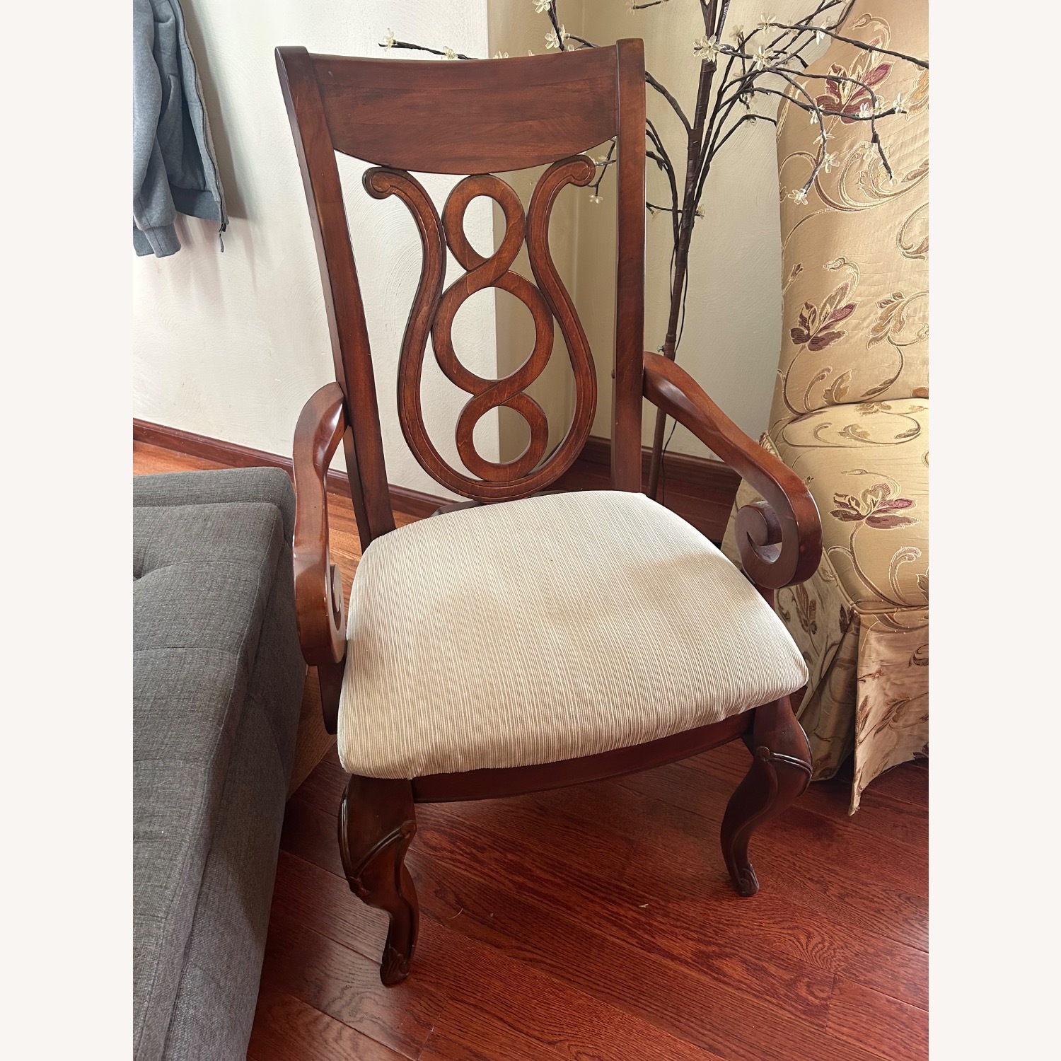 Levin Furniture Dining Table/Chairs - image-4