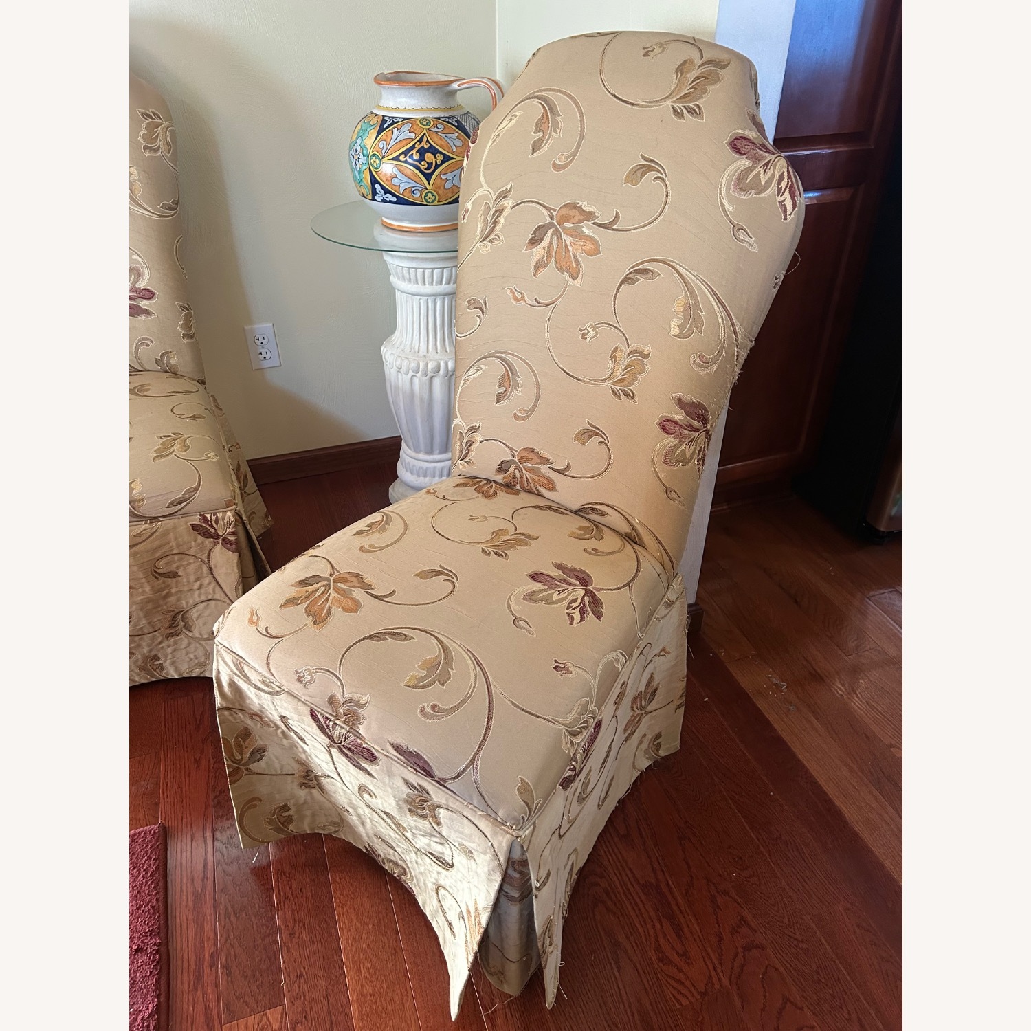 Levin Furniture Dining Table/Chairs - image-5