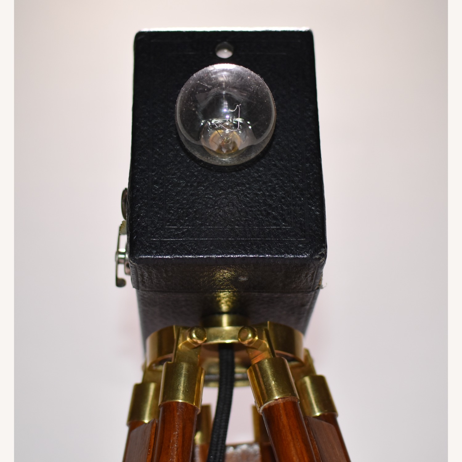 Vintage-Style Camera Lamp on Wooden Tripod - image-2