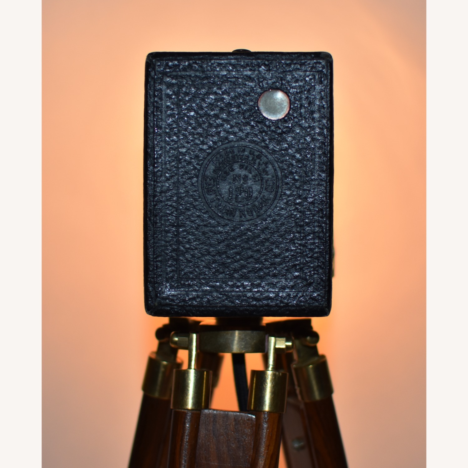Vintage-Style Camera Lamp on Wooden Tripod - image-7