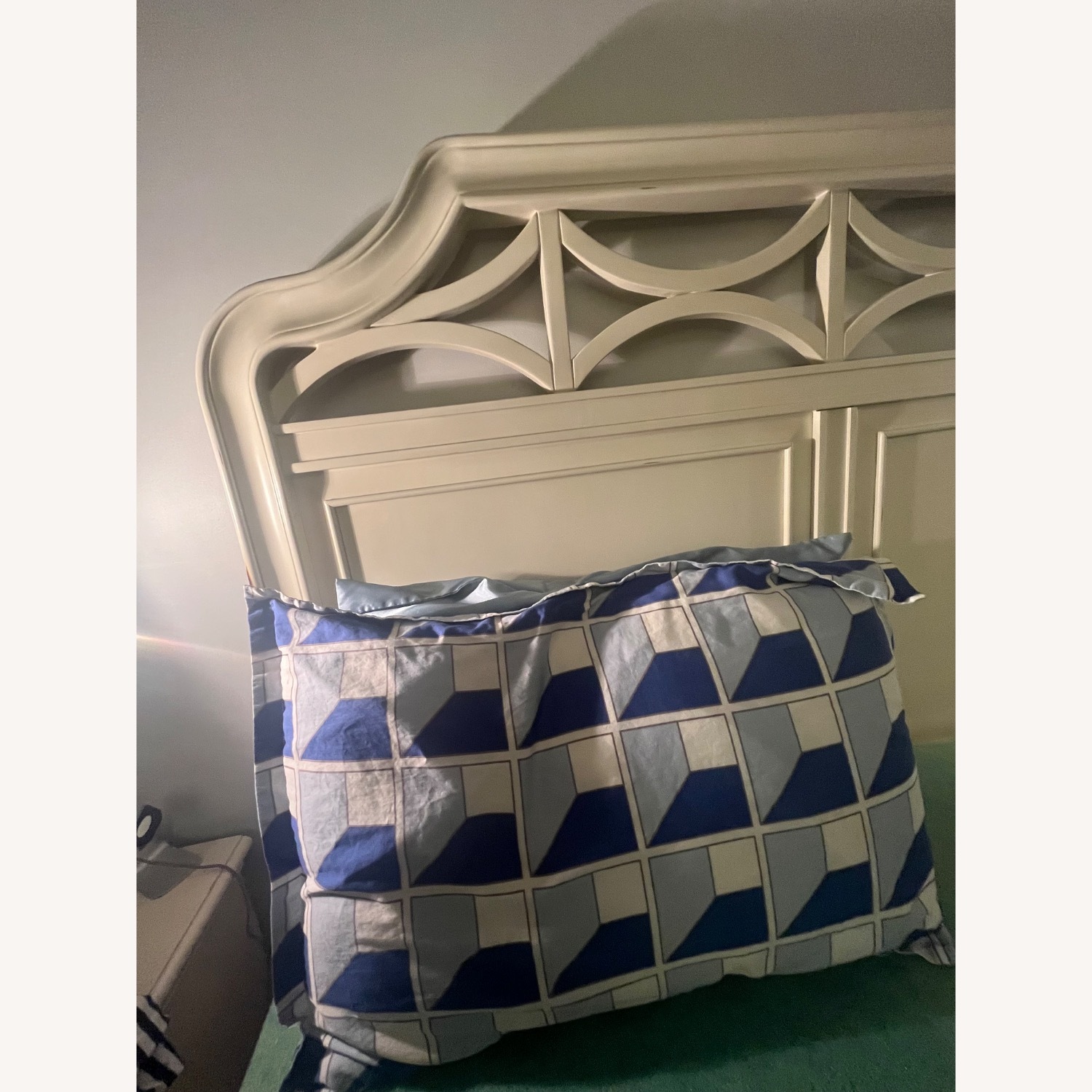 Bob's Discount Furniture Mystic Bay White Queen Bed - image-4