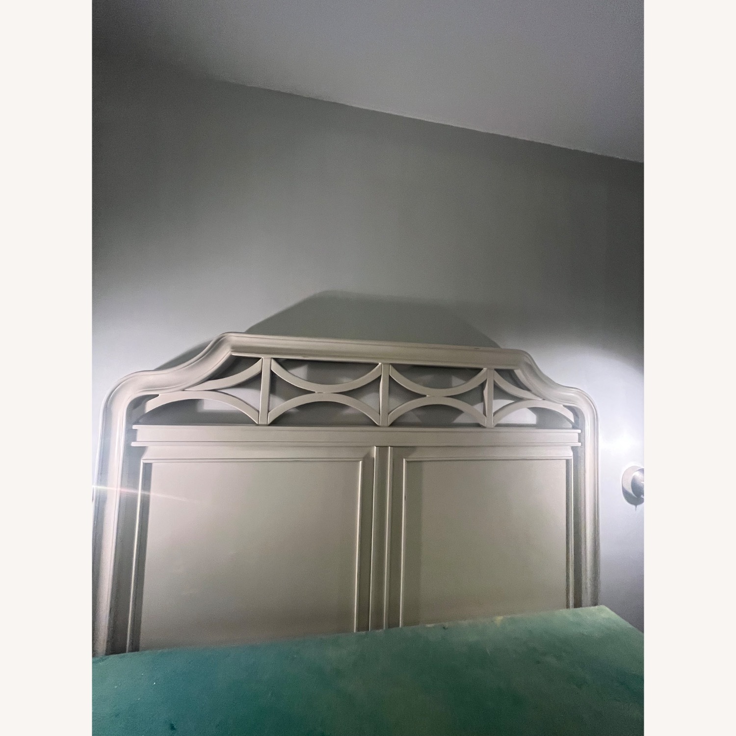 Bob's Discount Furniture Mystic Bay White Queen Bed - image-5