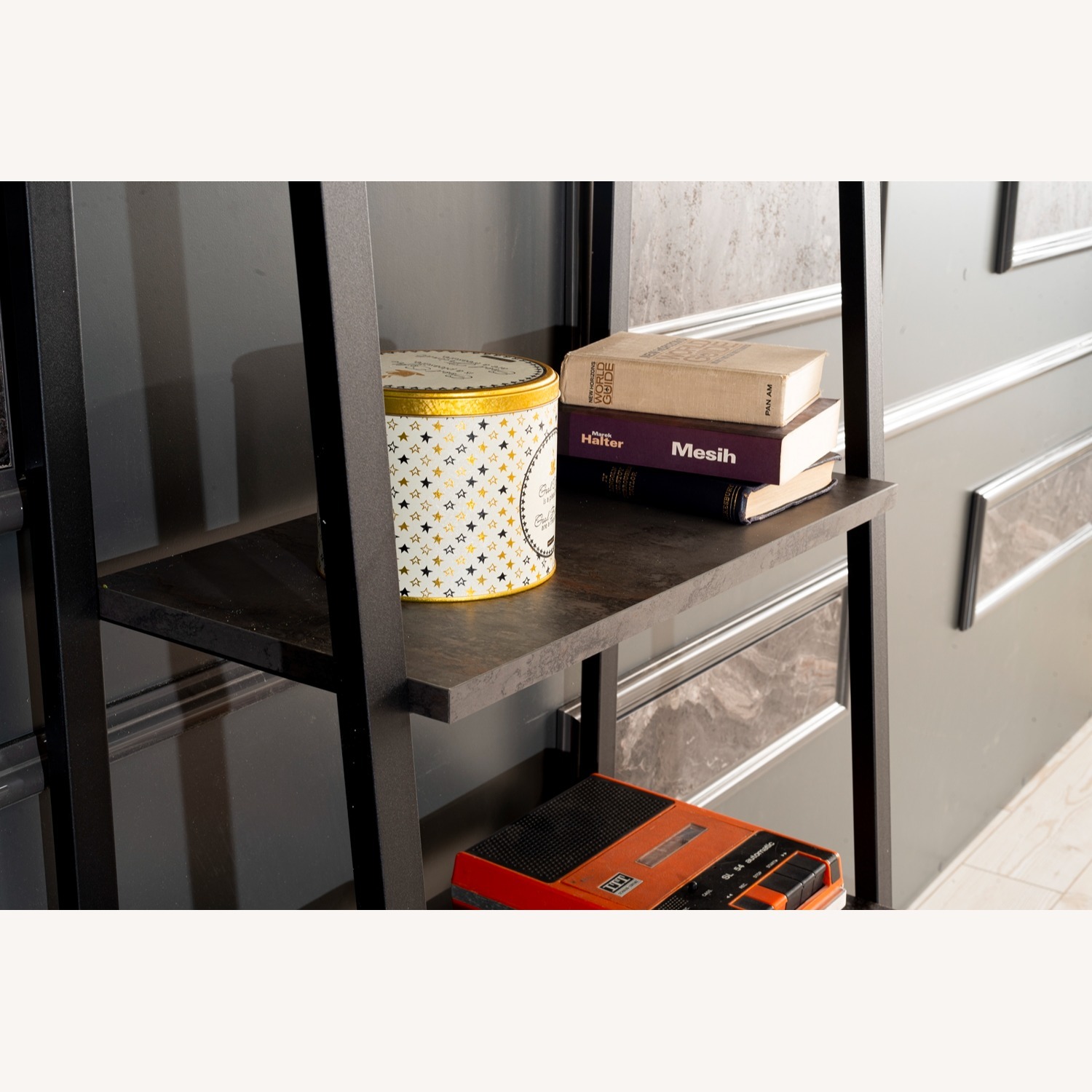 Modern Gray Metal & Wood Ladder Bookcase – 4-Tier - image-6