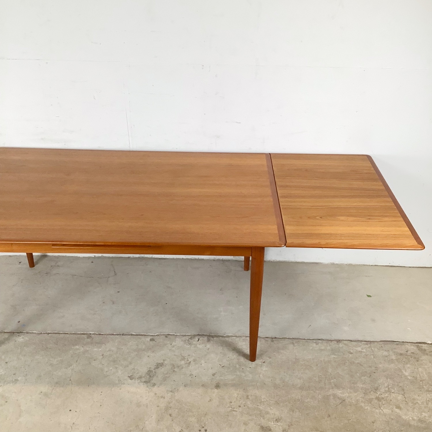 Scandinavian Modern Teak Dining Table- Moreddi - image-22