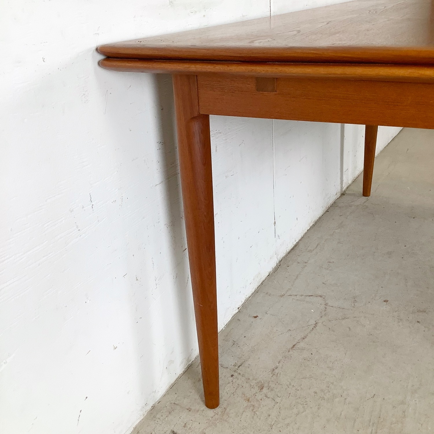 Scandinavian Modern Teak Dining Table- Moreddi - image-11