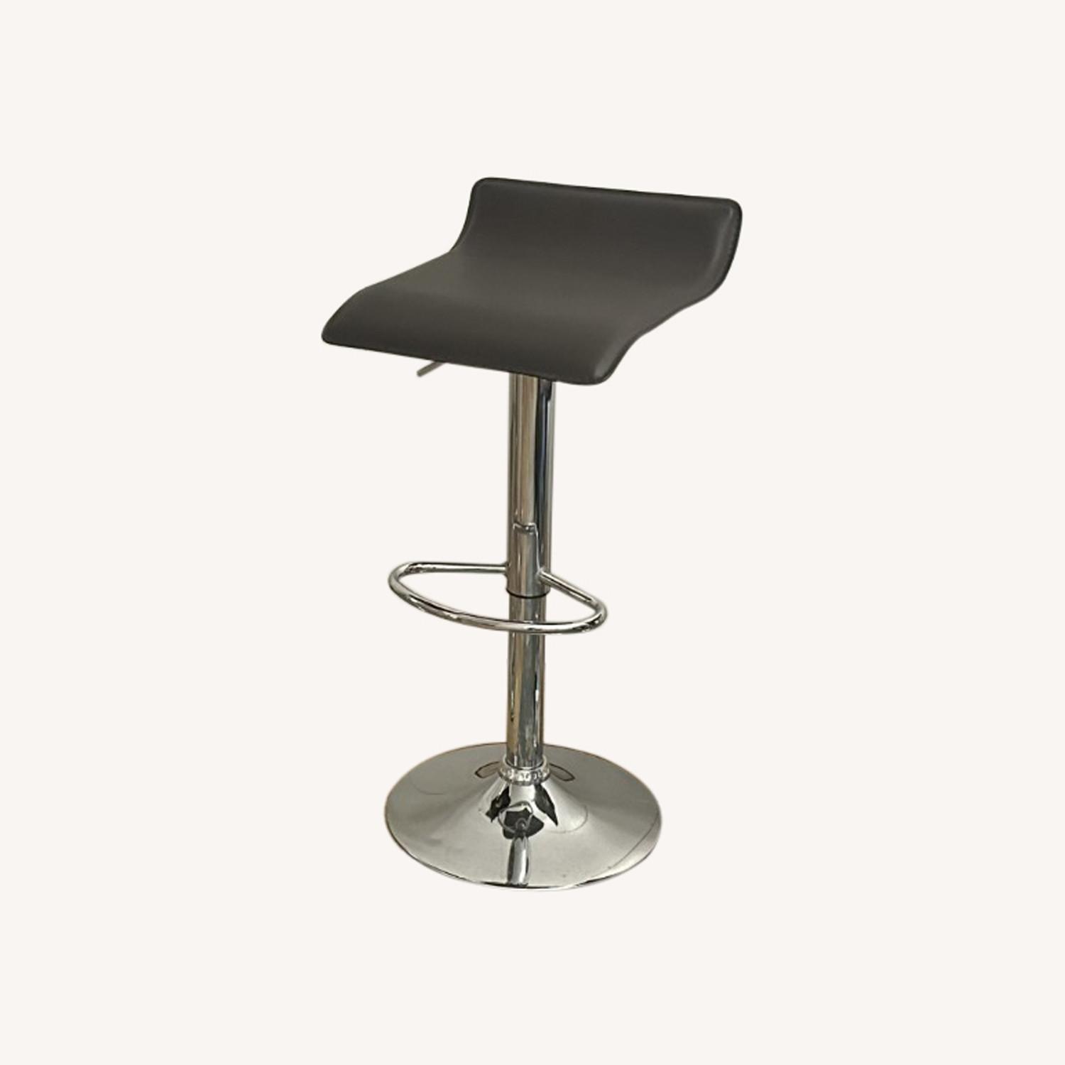 Holderness Swivel Upholstered Adjustable Height Counter Stool with Metal Frame (Set of 4) - image-0