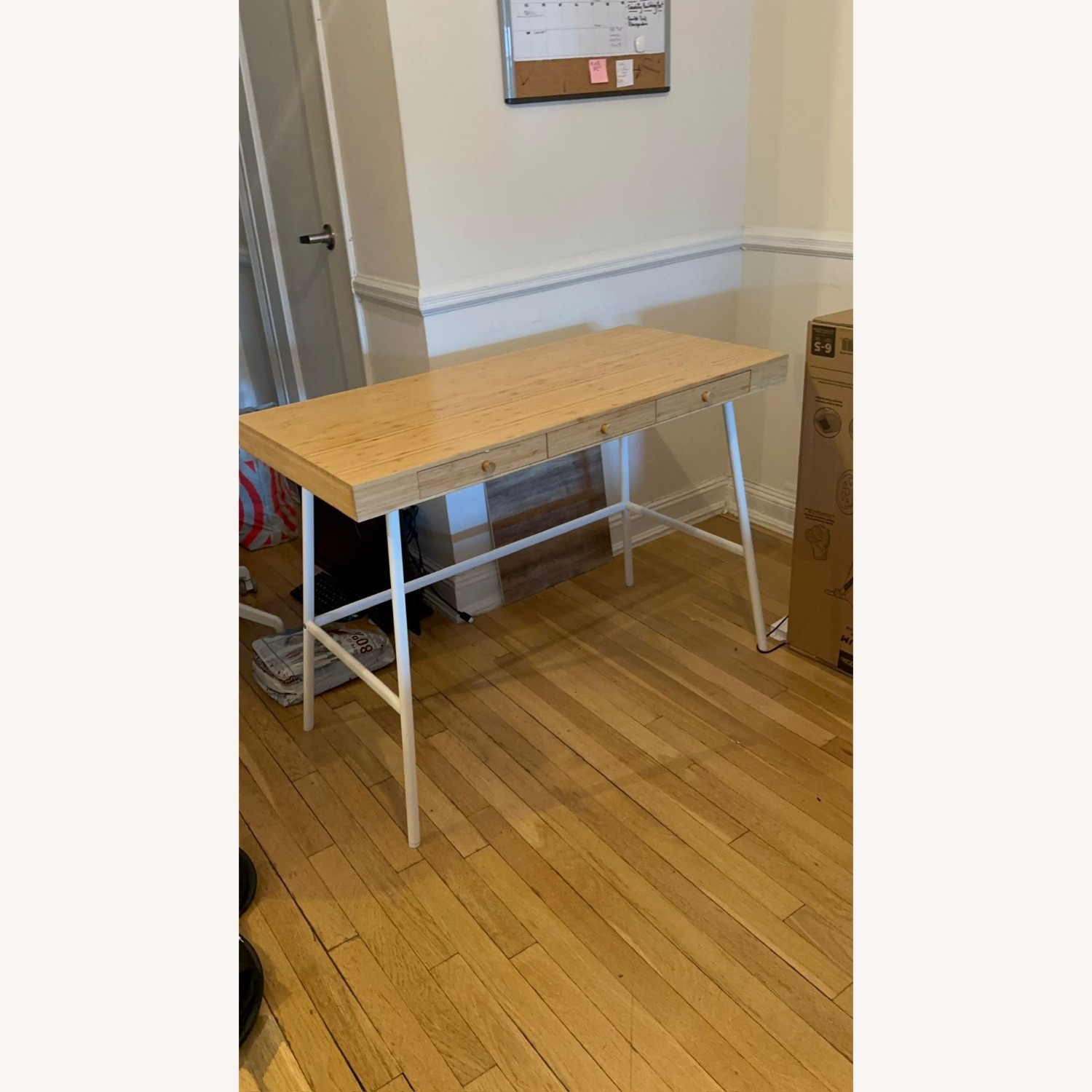 IKEA LILLÅSEN Desk - image-1