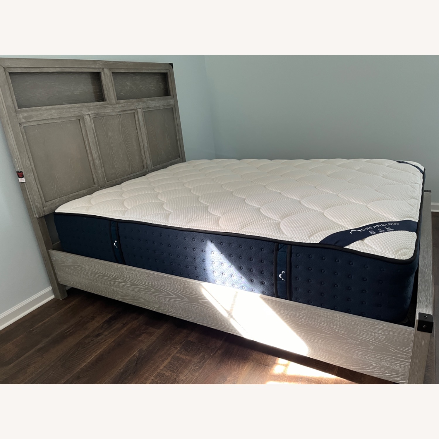 Bob's Discount Furniture Queen Bed - image-2