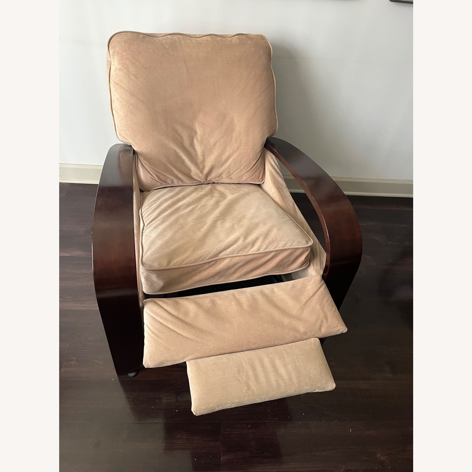 La-Z-Boy Carlyle High Leg Recliner - image-5