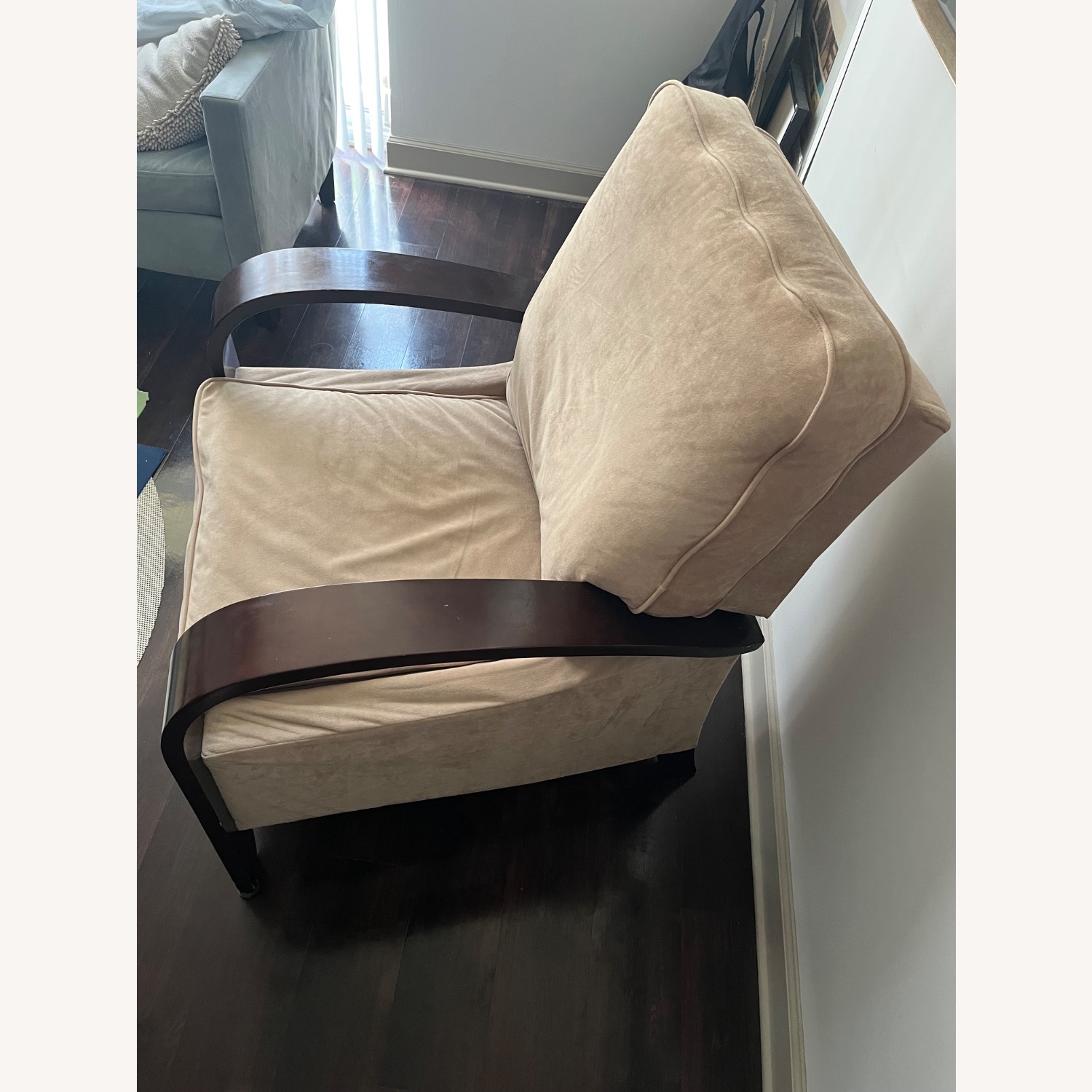 La-Z-Boy Carlyle High Leg Recliner - image-2