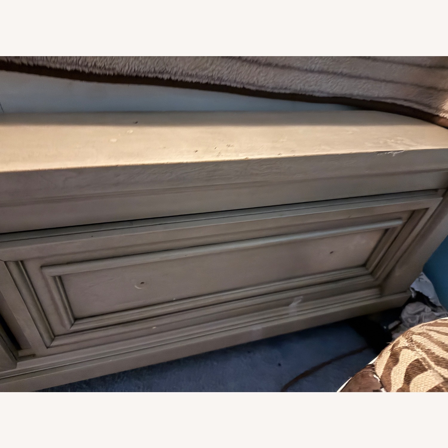 Ashley Furniture Robbinsdale Light Gray Queen Bed - image-5