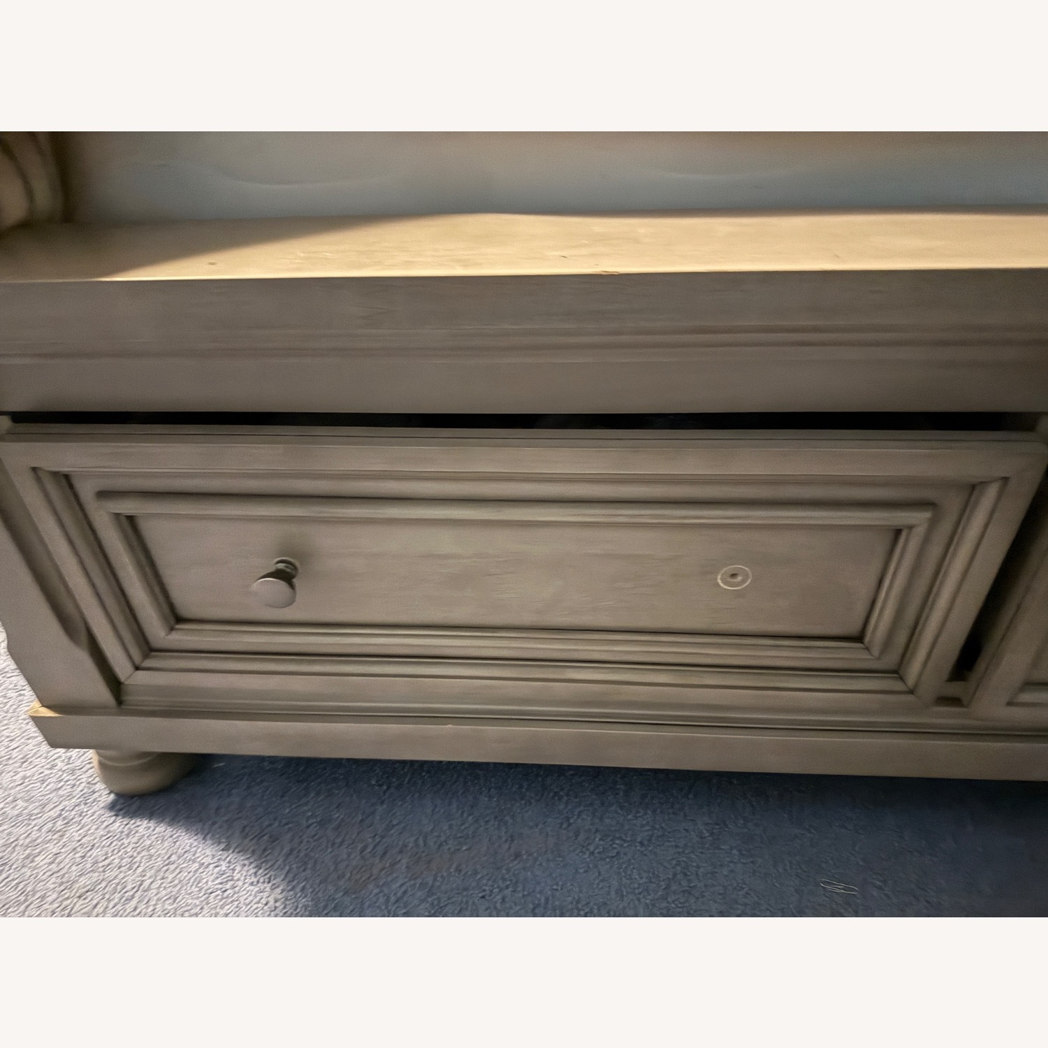 Ashley Furniture Robbinsdale Light Gray Queen Bed - image-4