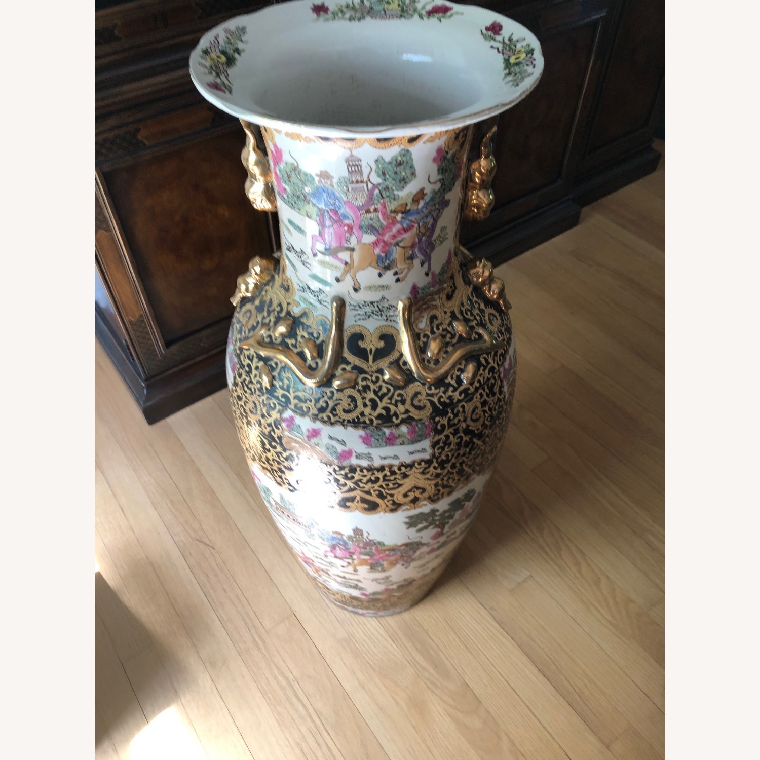 Vintage/Antique Finds Glass Décor - image-5