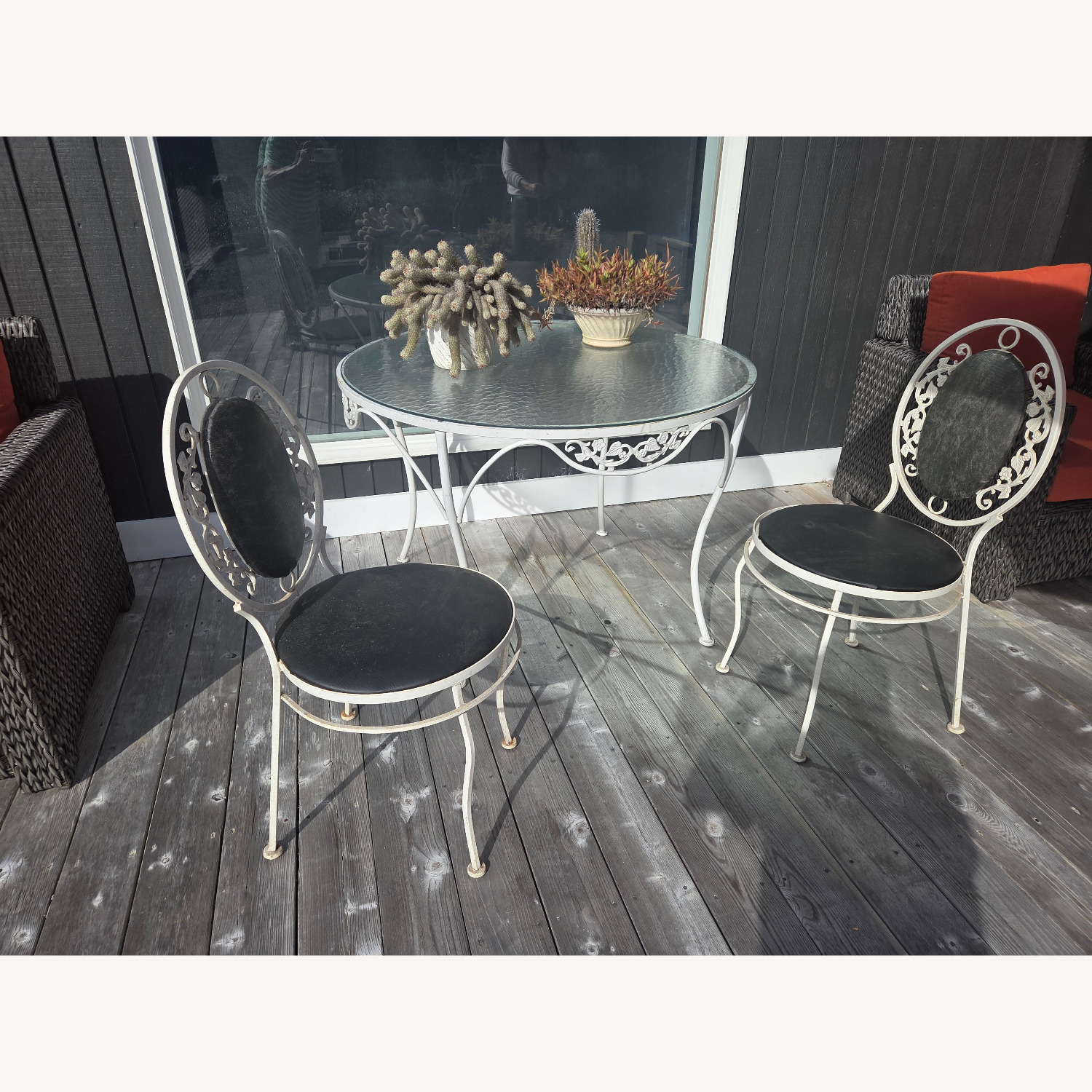 Vintage/Antique Finds White Metal Patio Furniture - image-1