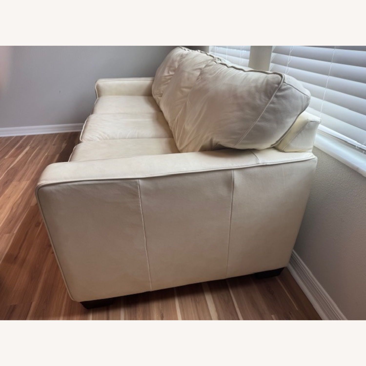 La-Z-Boy Meyer Eggshell Leather 3+ Seater Sofa - image-4