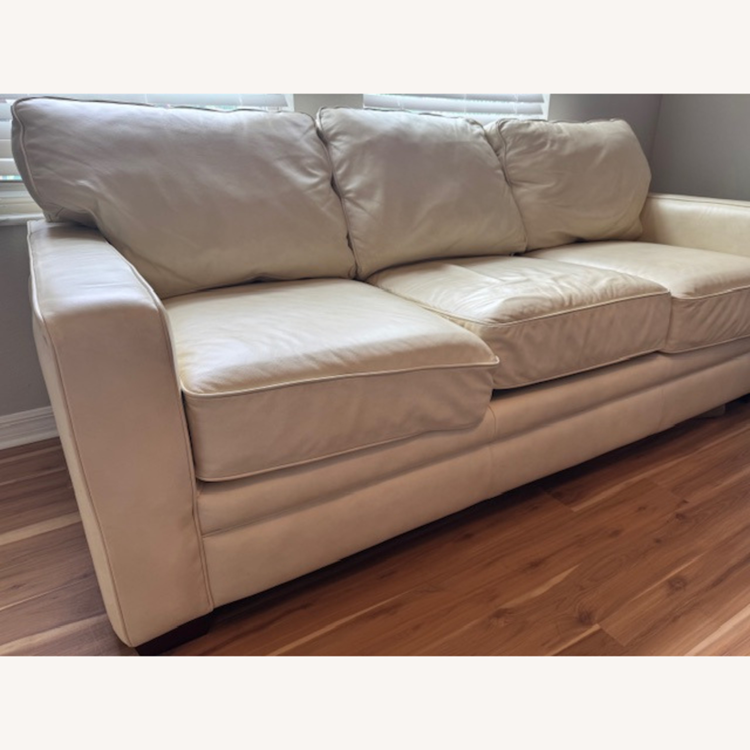 La-Z-Boy Meyer Eggshell Leather 3+ Seater Sofa - image-1