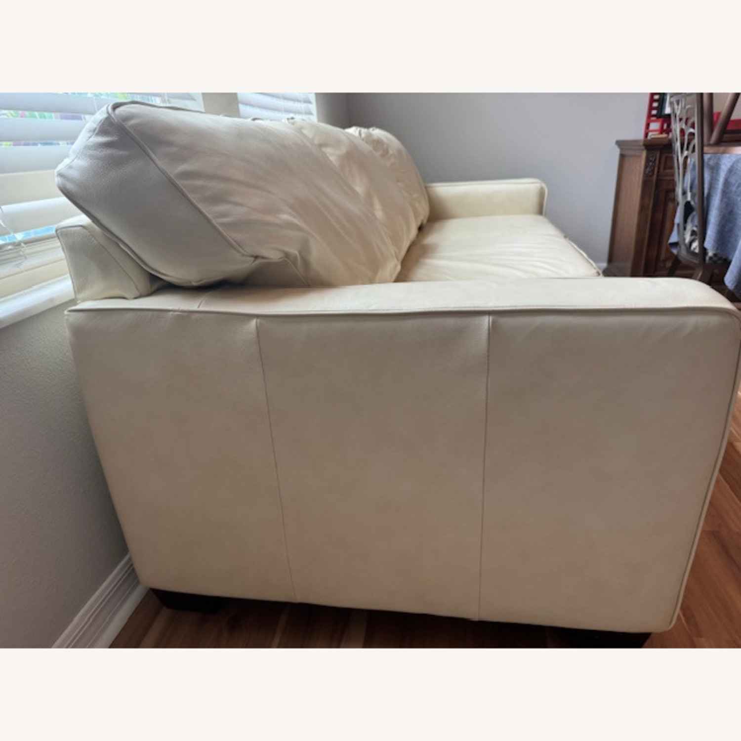 La-Z-Boy Meyer Eggshell Leather 3+ Seater Sofa - image-3