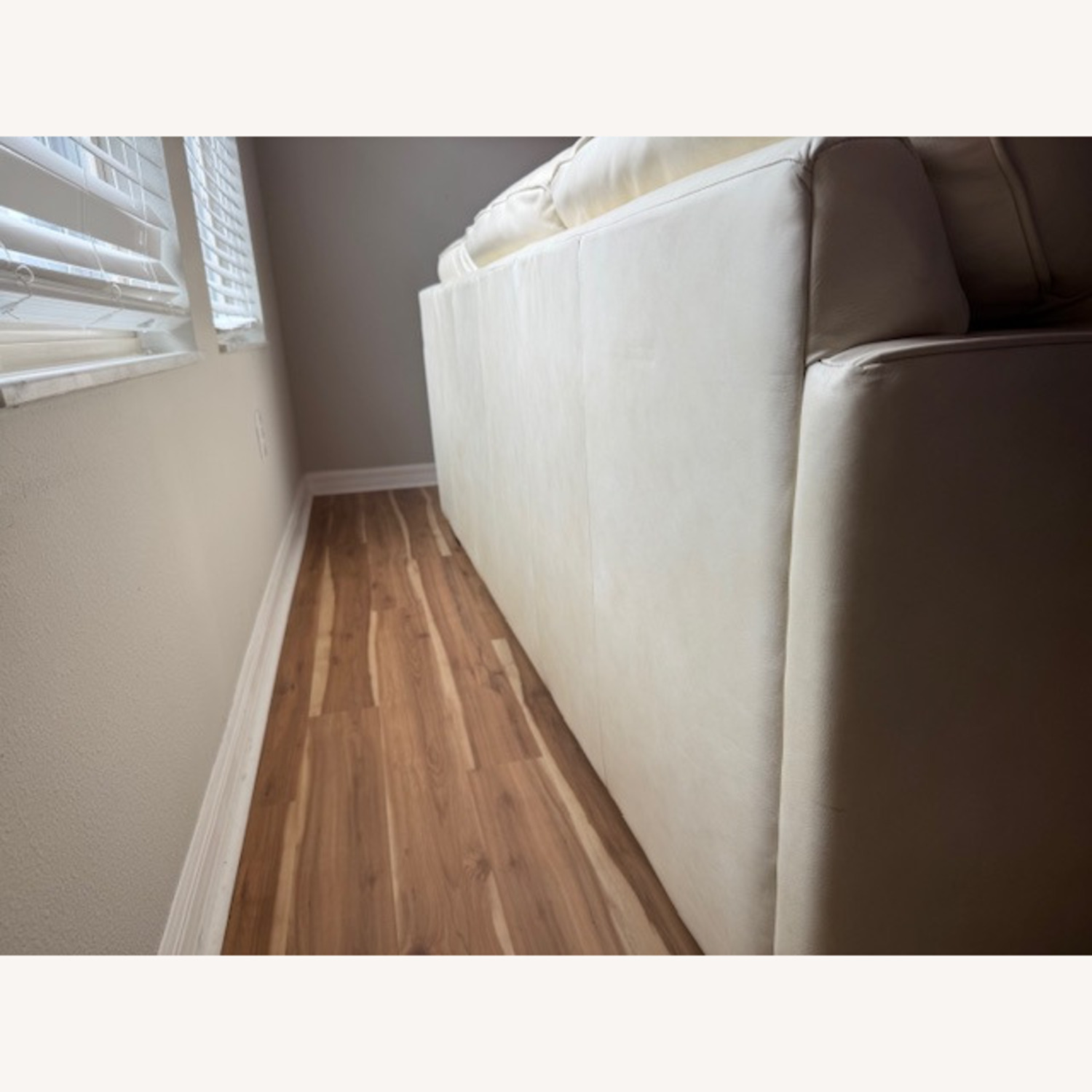 La-Z-Boy Meyer Eggshell Leather 3+ Seater Sofa - image-6